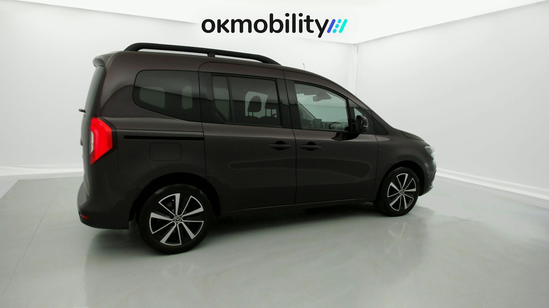 mercedes benz clase t n1 nv 180D 116 DCT 2022 rojo rubelita metalizado 13