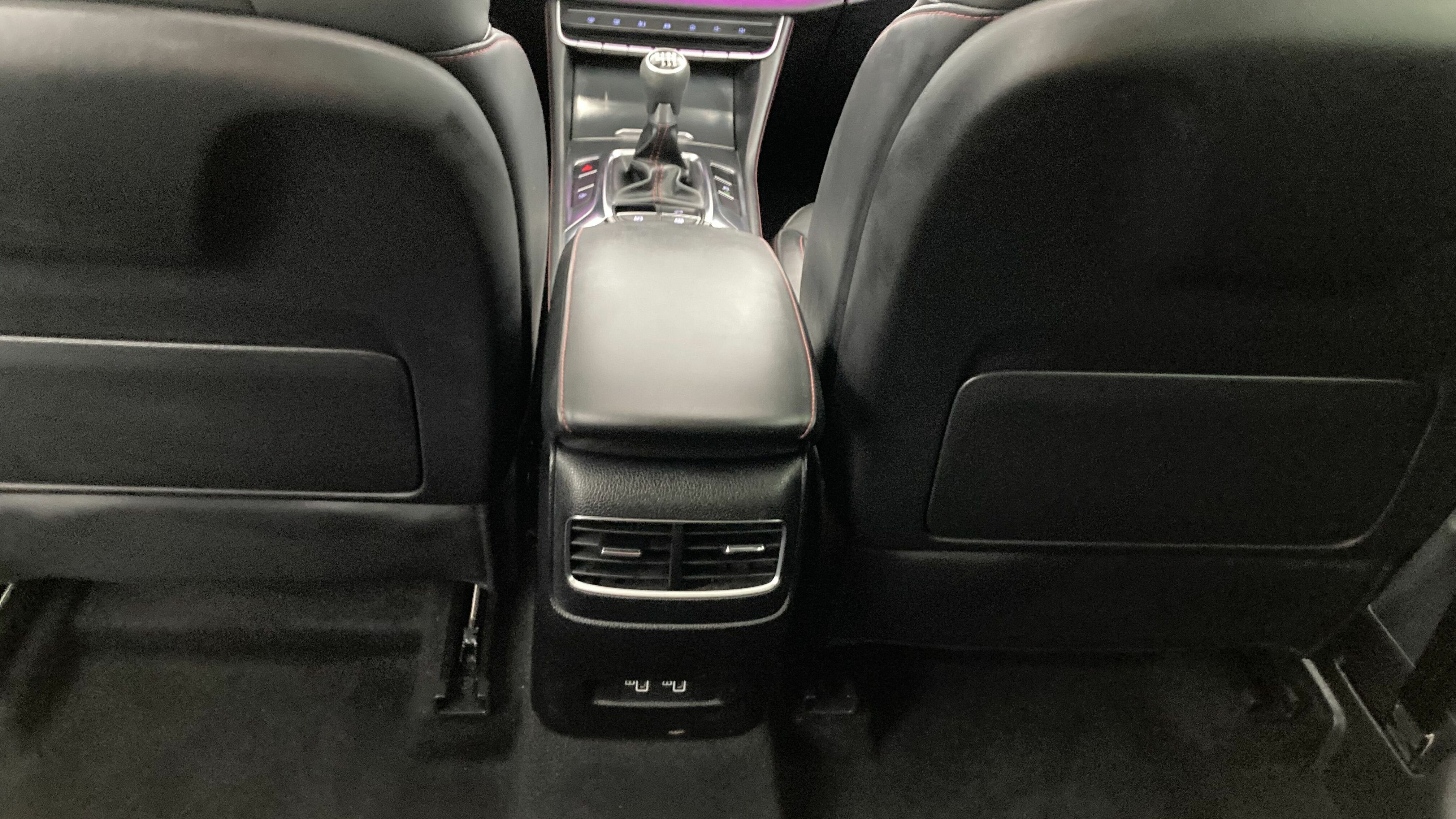 mg hs luxury 1.5 T-GDI 162 2023 pebble black 21