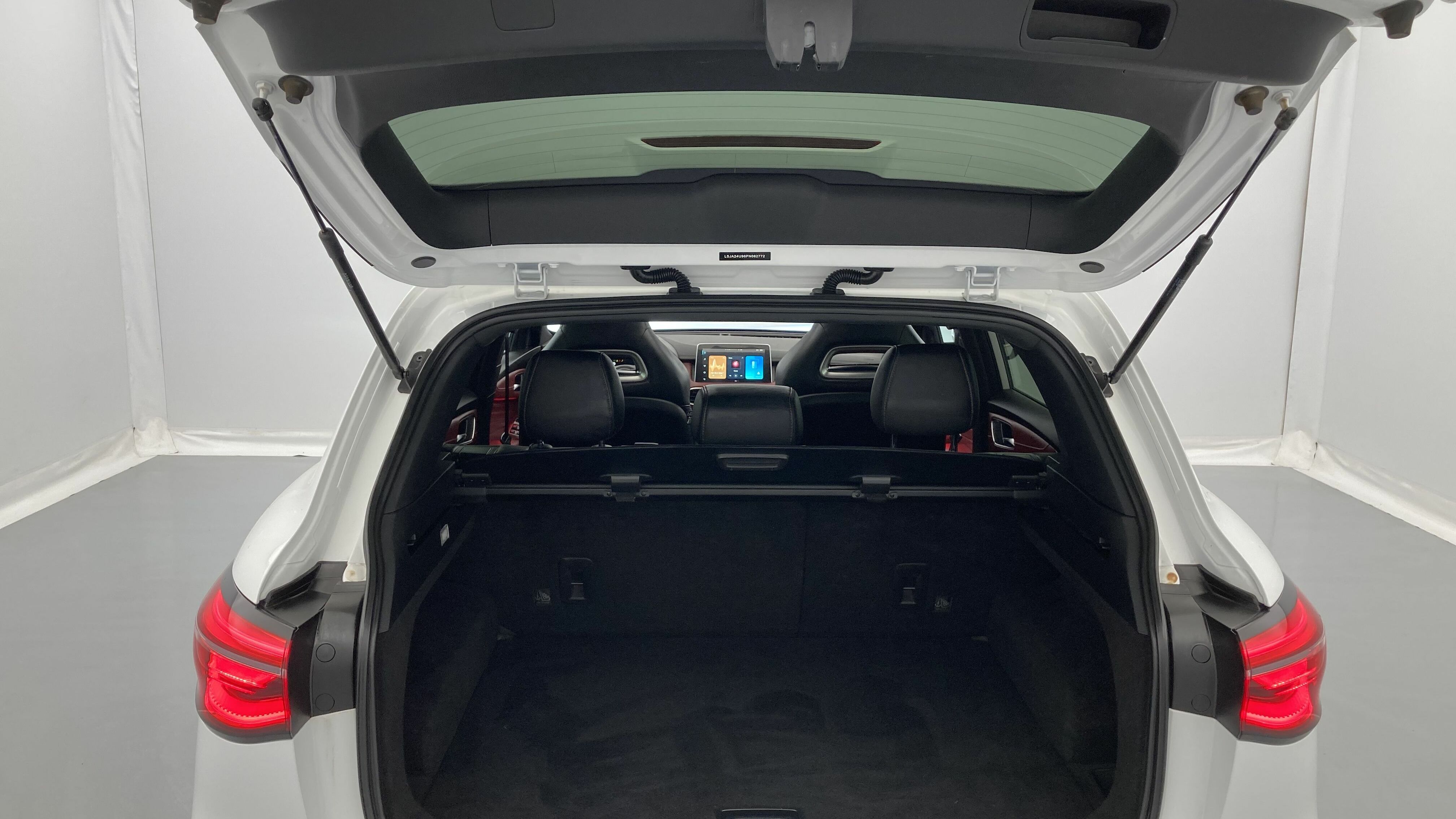 mg hs luxury 1.5 T-GDI 162 2023 dover white 25