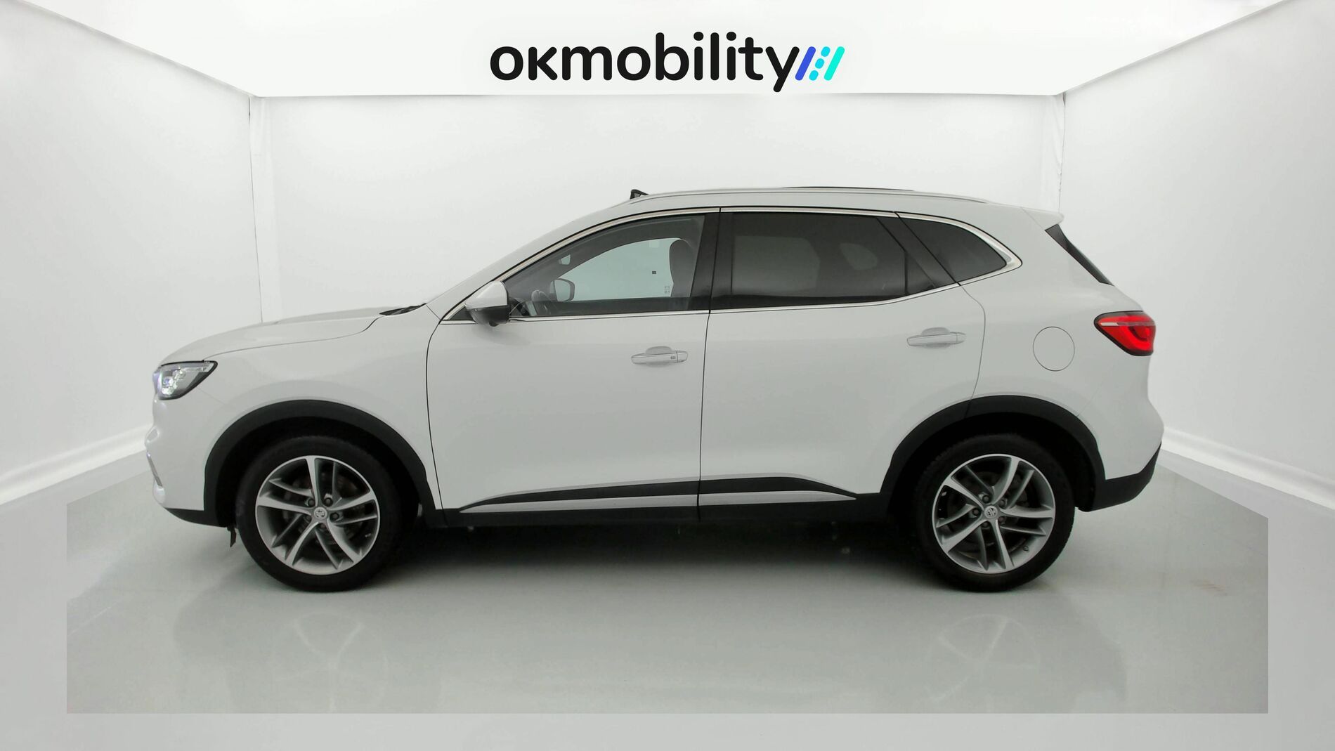 mg hs luxury 1.5 T-GDI 162 2023 dover white 8