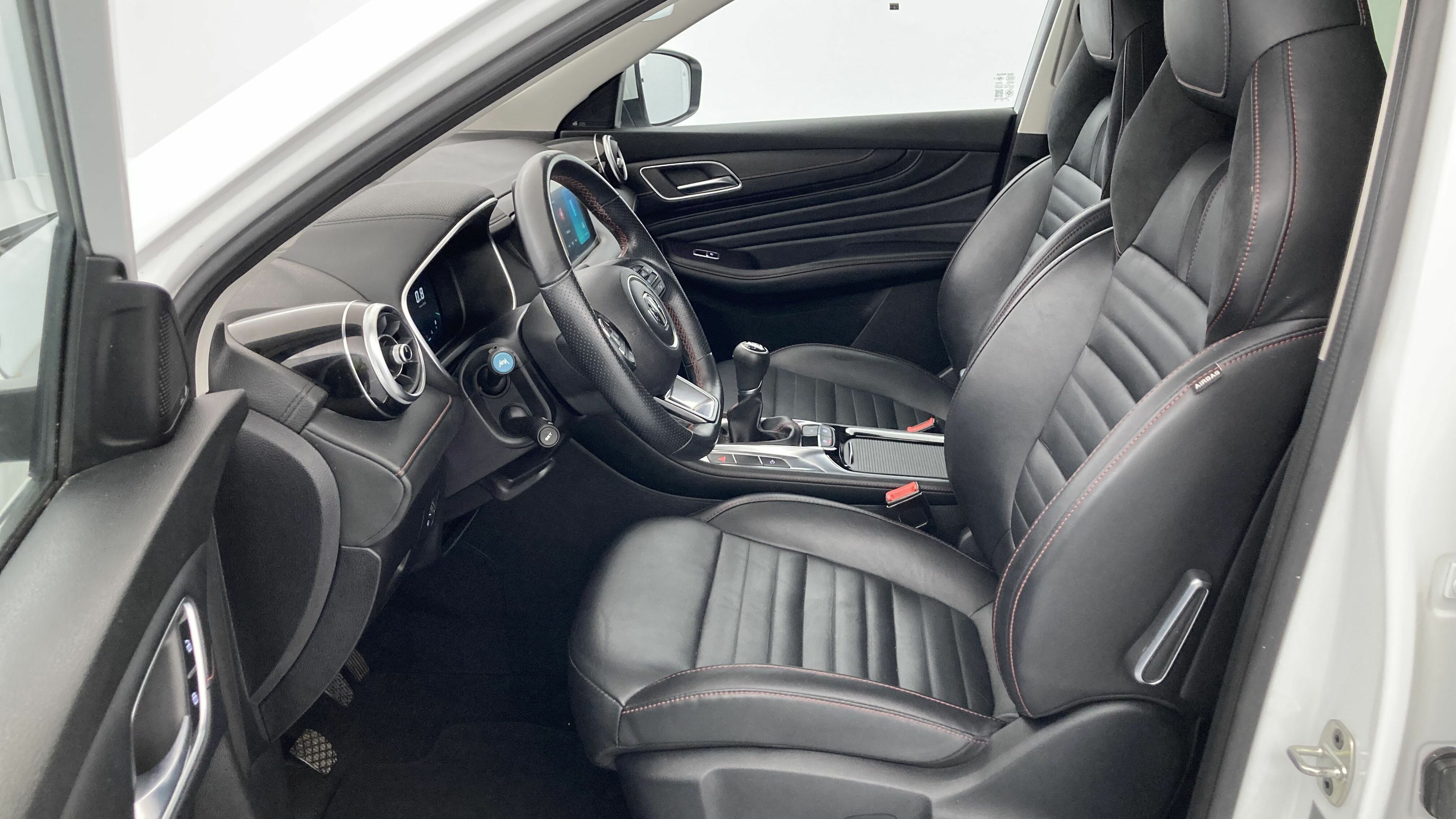 mg hs luxury 1.5 T-GDI 162 2023 dover white 14