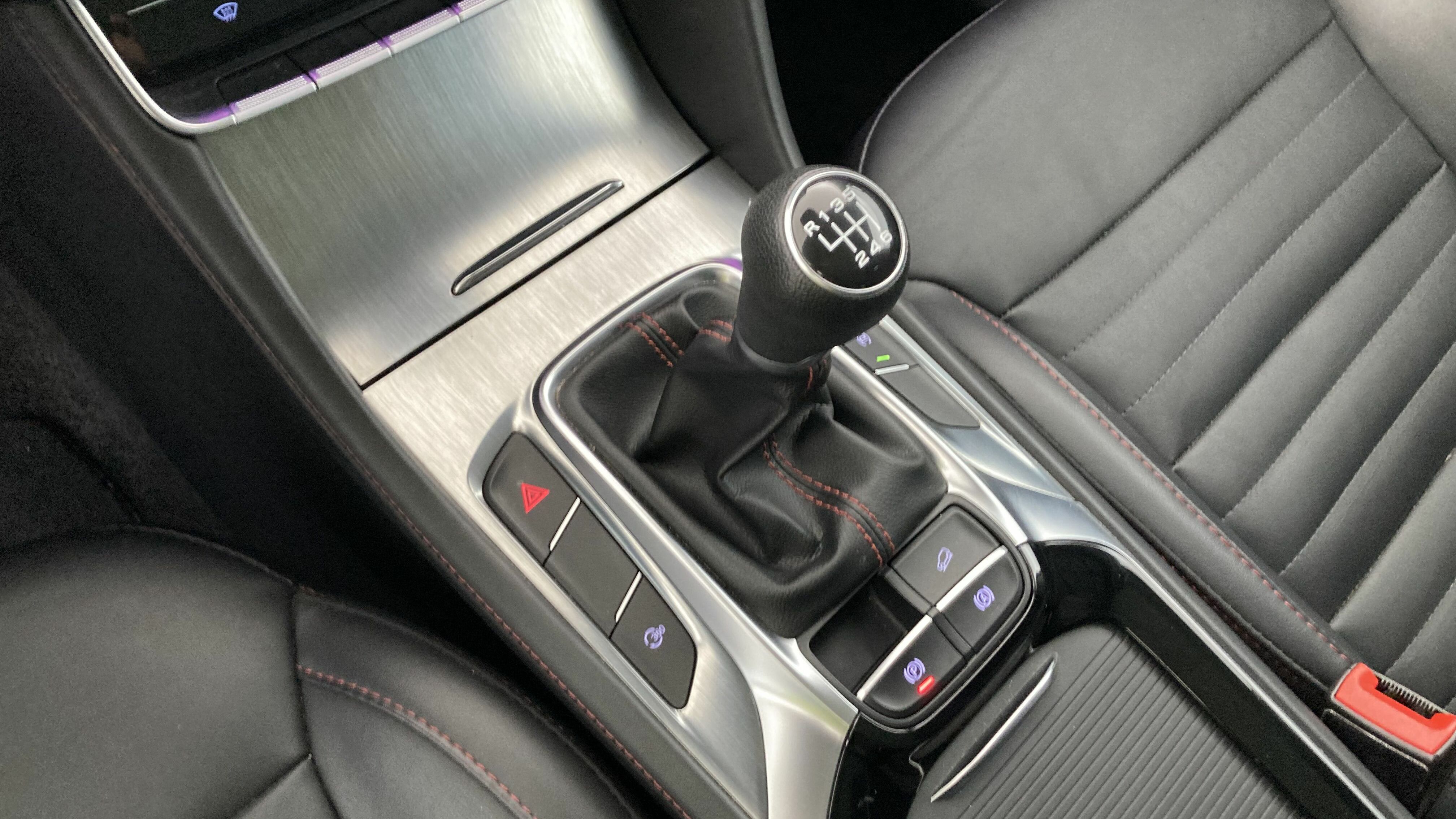 mg hs luxury 1.5 T-GDI 162 2023 dover white 19