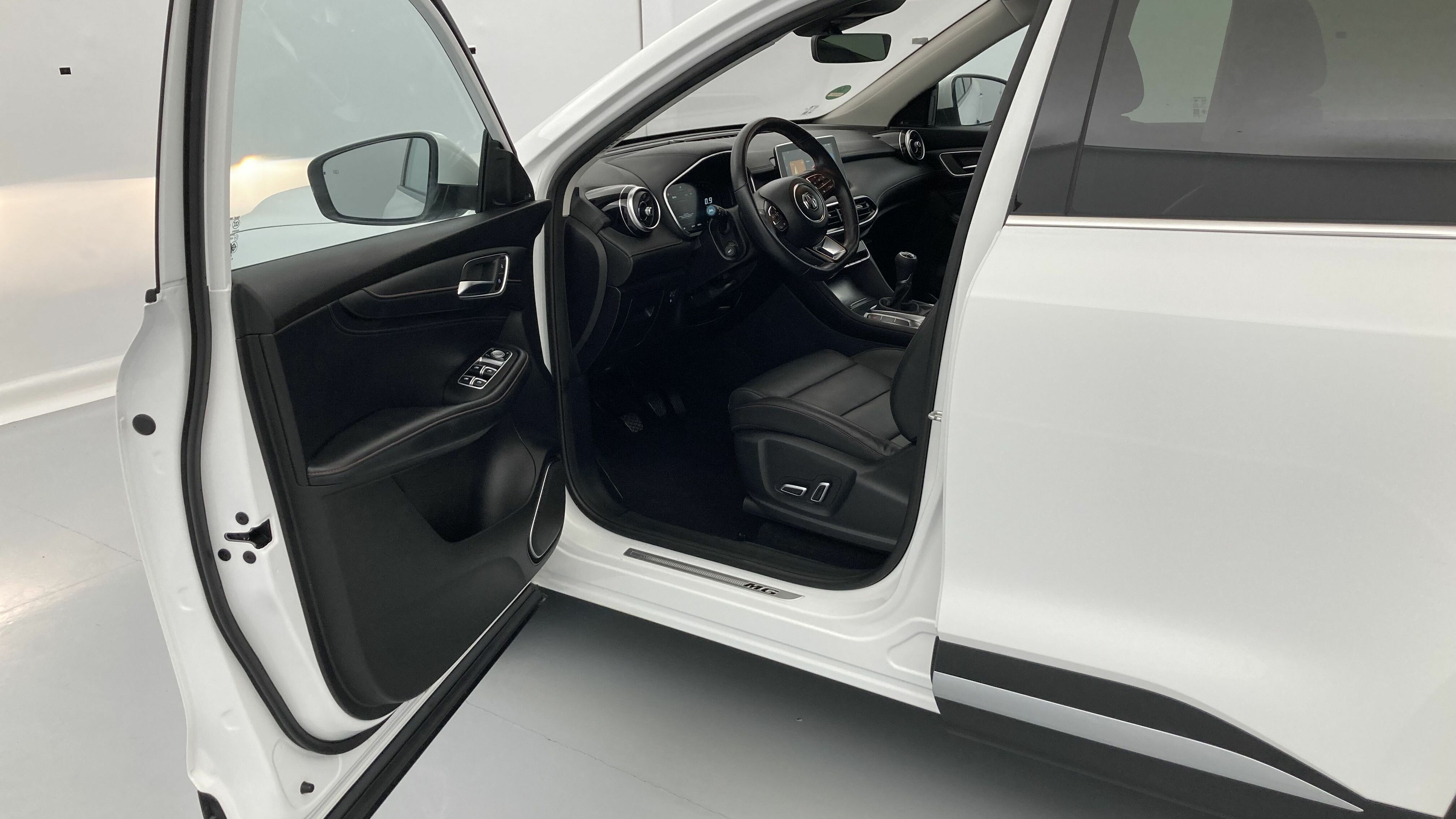 mg hs comfort 1.5 T-GDI 162 2023 dover white 13