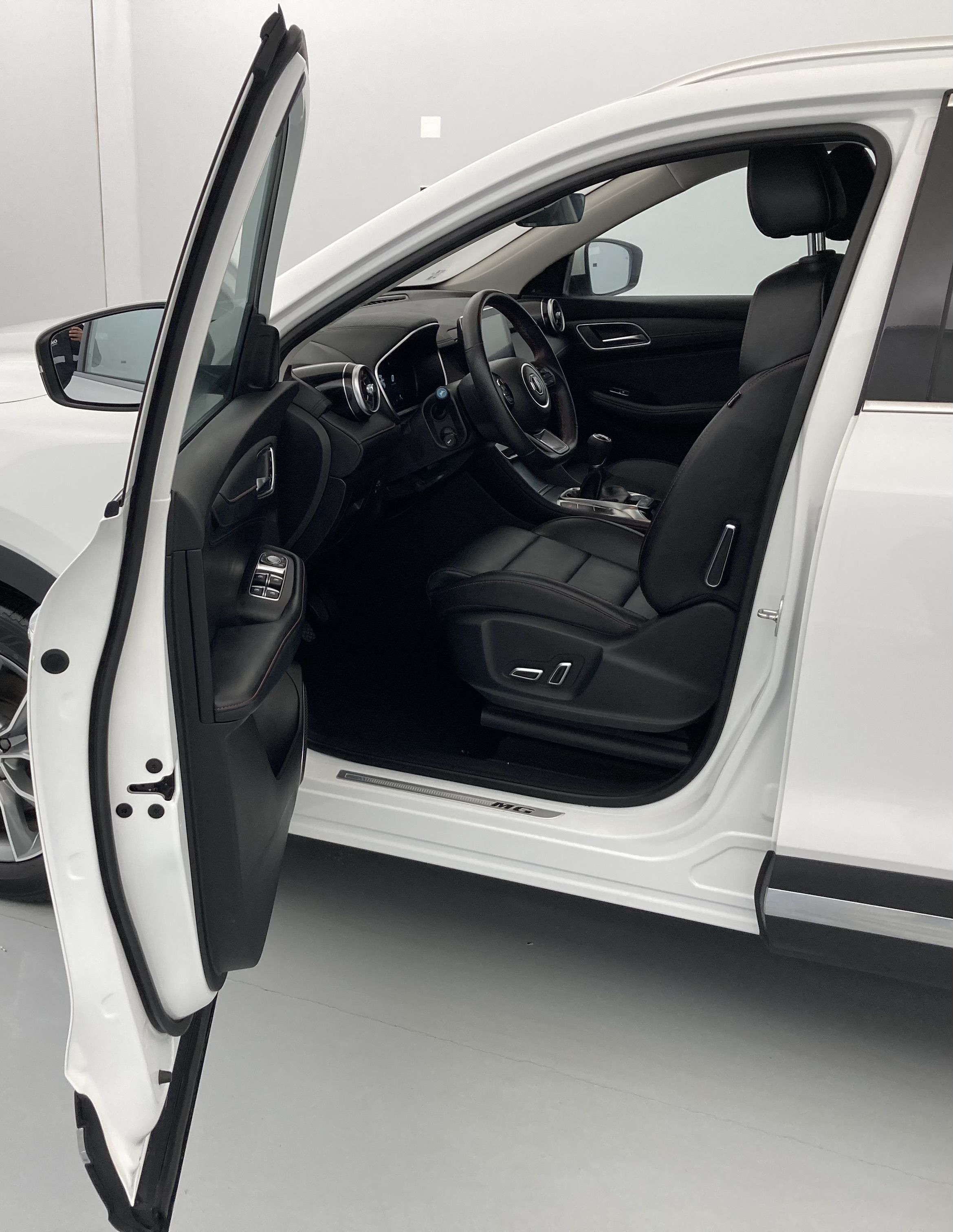 mg hs comfort 1.5 T-GDI 162 2023 dover white 21