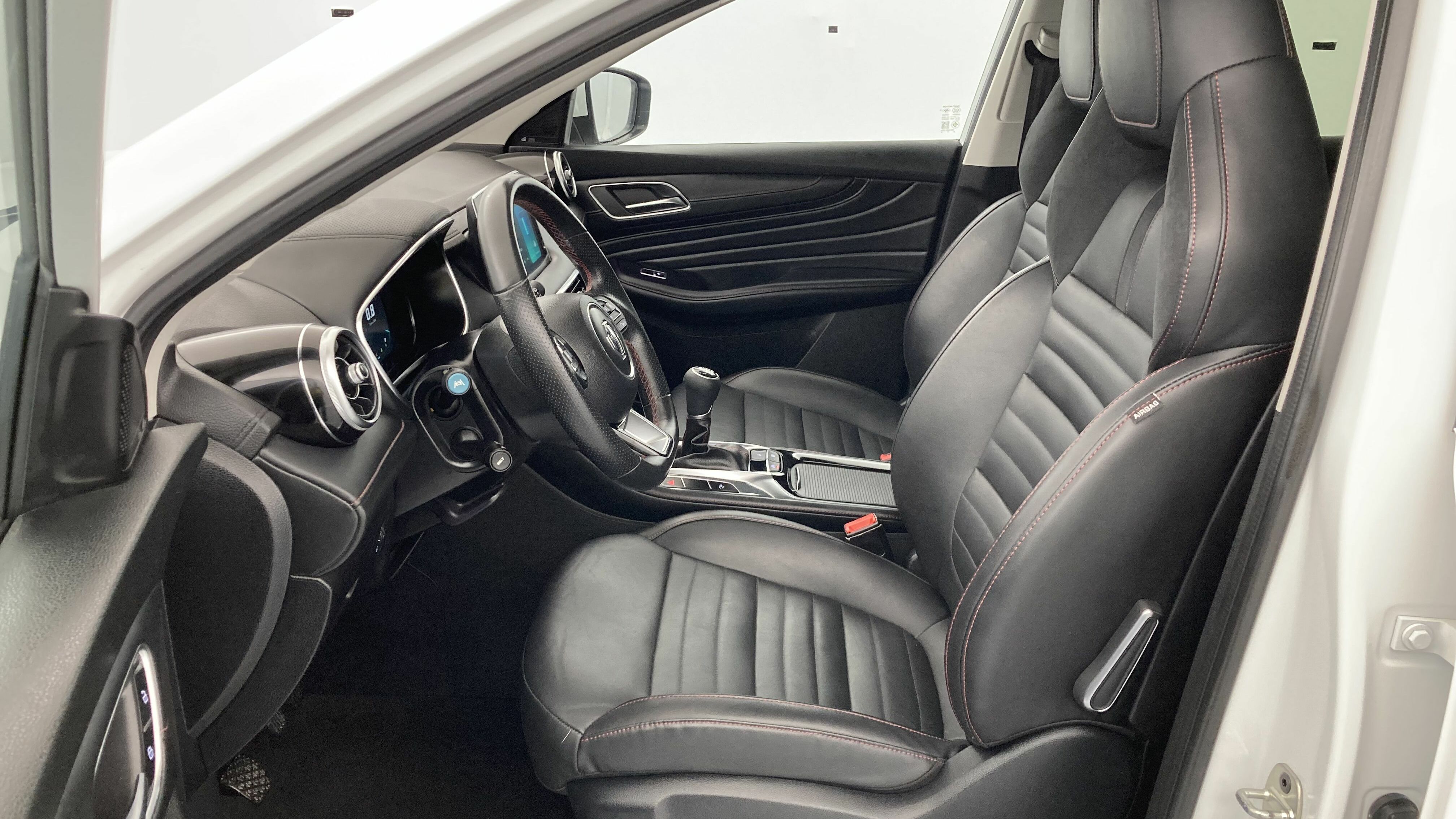 mg hs comfort 1.5 T-GDI 162 2023 dover white 14