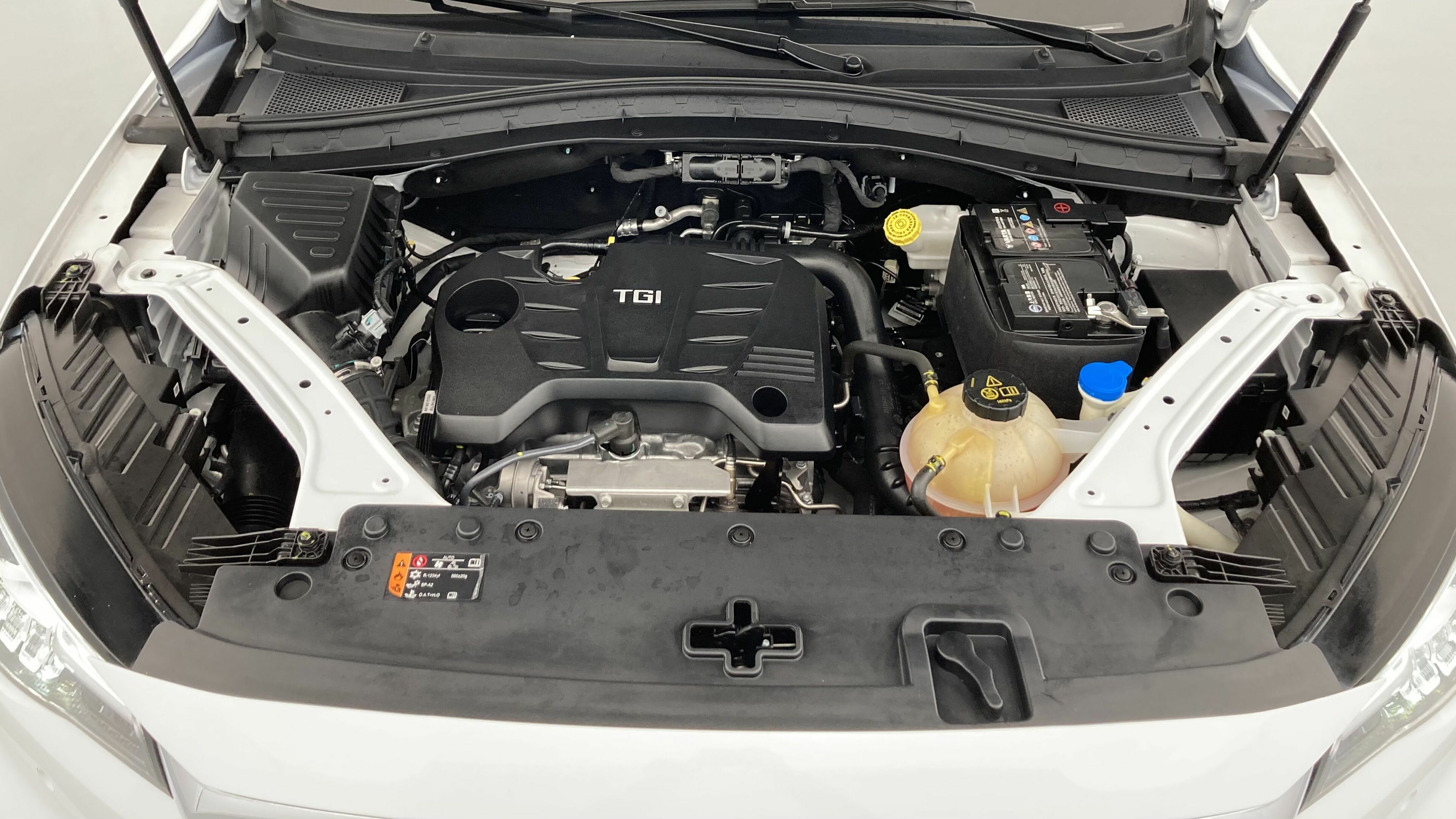 mg hs luxury 1.5 T-GDI 162 2023 dover white 25