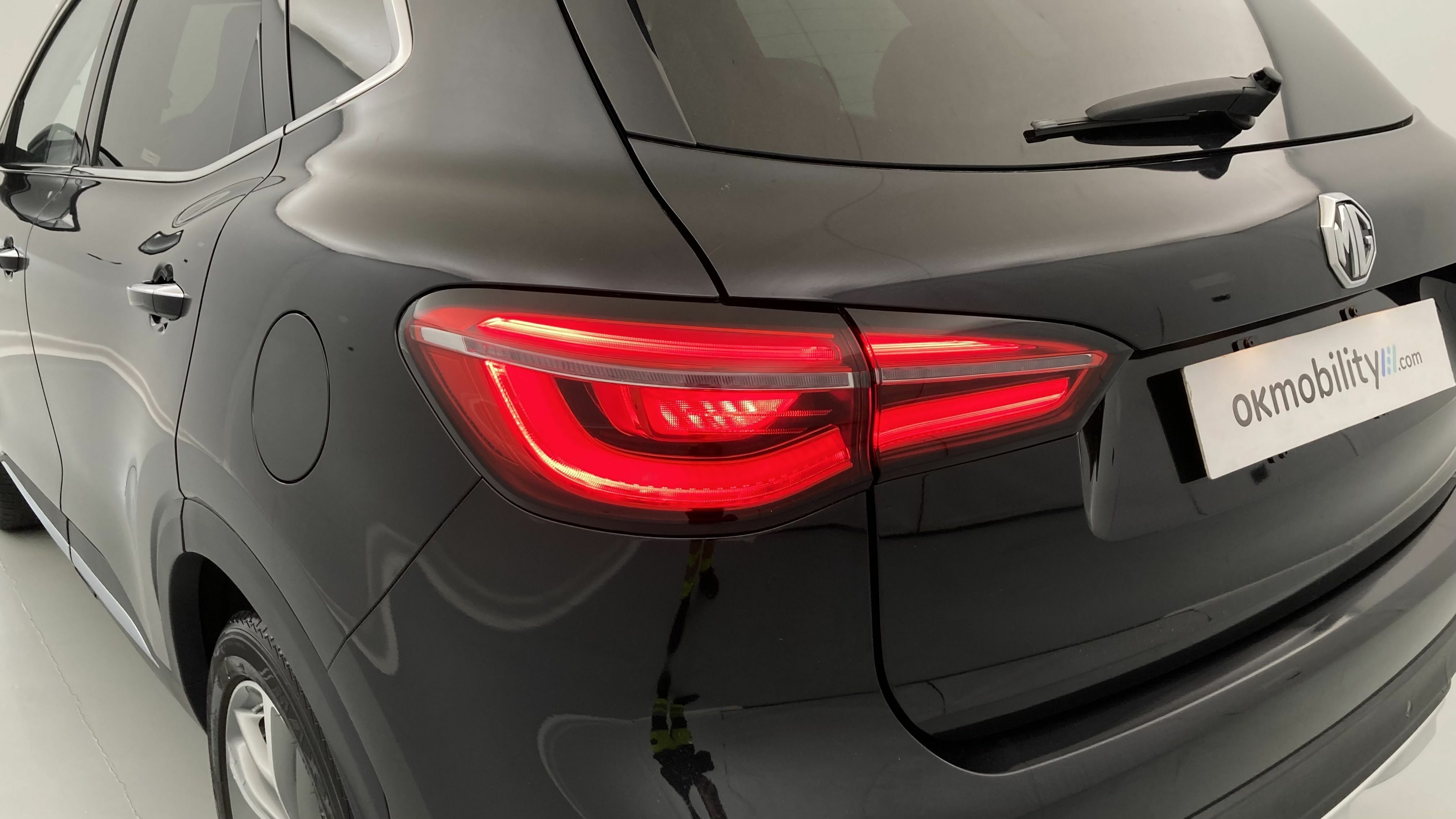 mg hs luxury 1.5 T-GDI 162 2023 pebble black 30