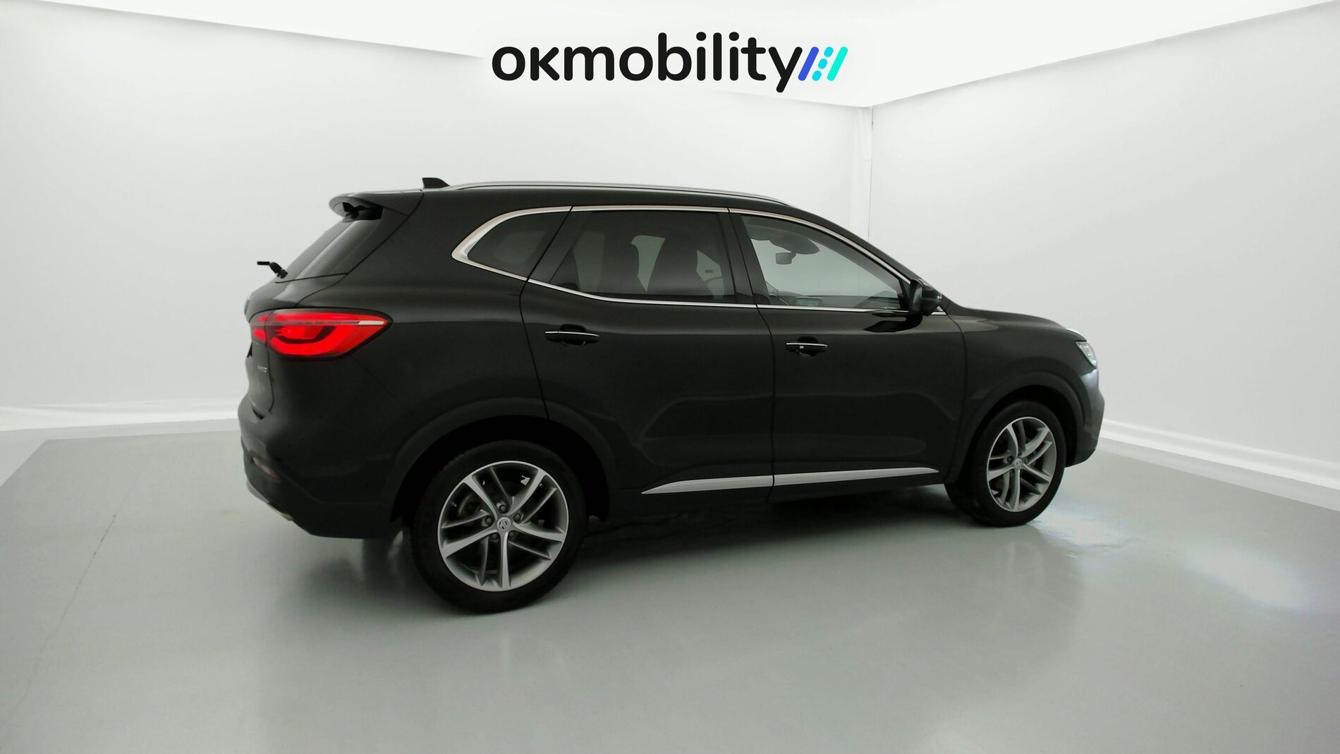 mg hs luxury 1.5 T-GDI 162 2023 pebble black 12