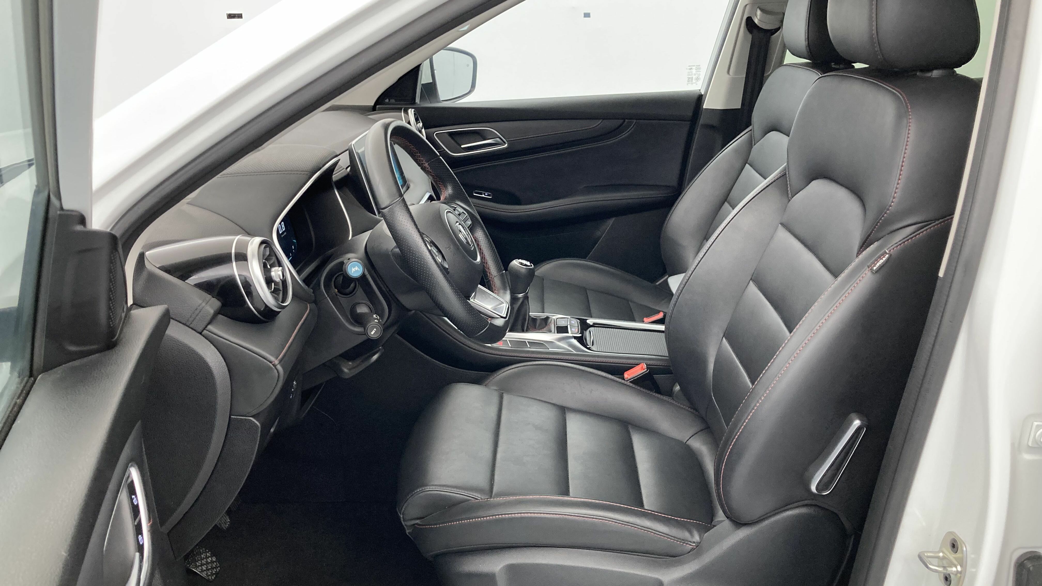 mg hs comfort 1.5 T-GDI 162 2023 dover white 14