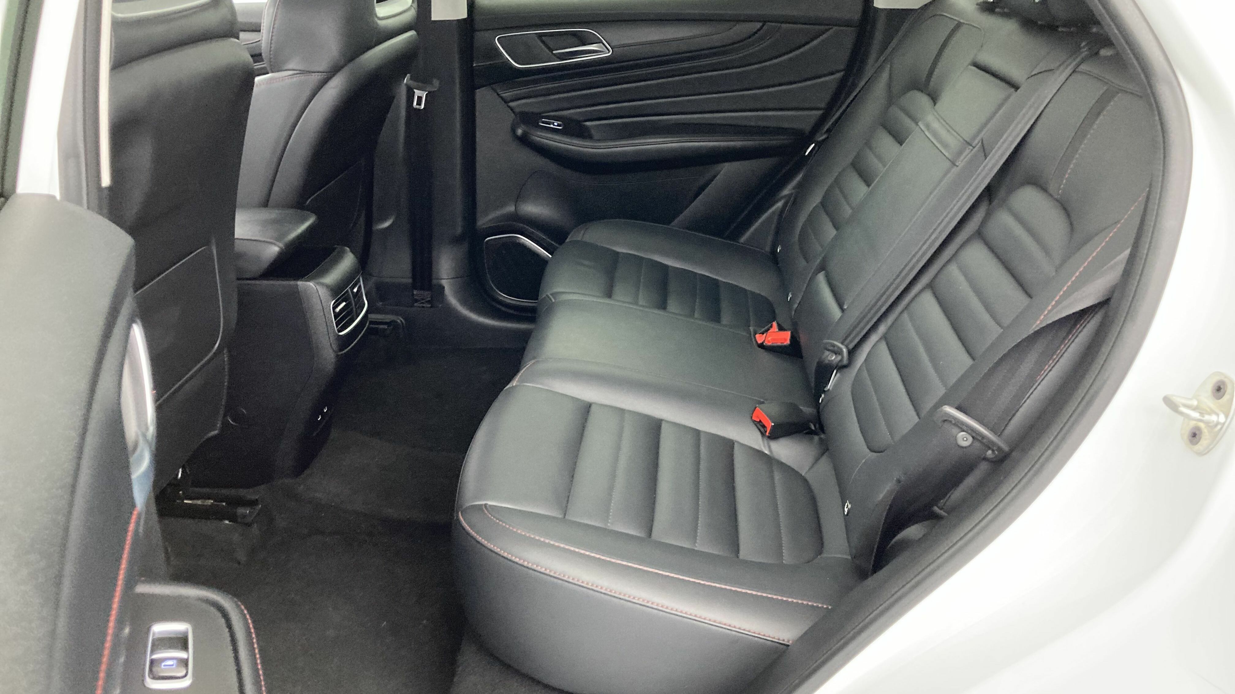 mg hs luxury 1.5 T-GDI 162 AT 2023 dover white - wsb 21