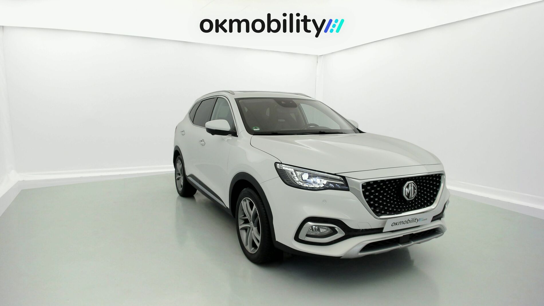 mg hs luxury 1.5 T-GDI 162 AT 2023 dover white - wsb 3