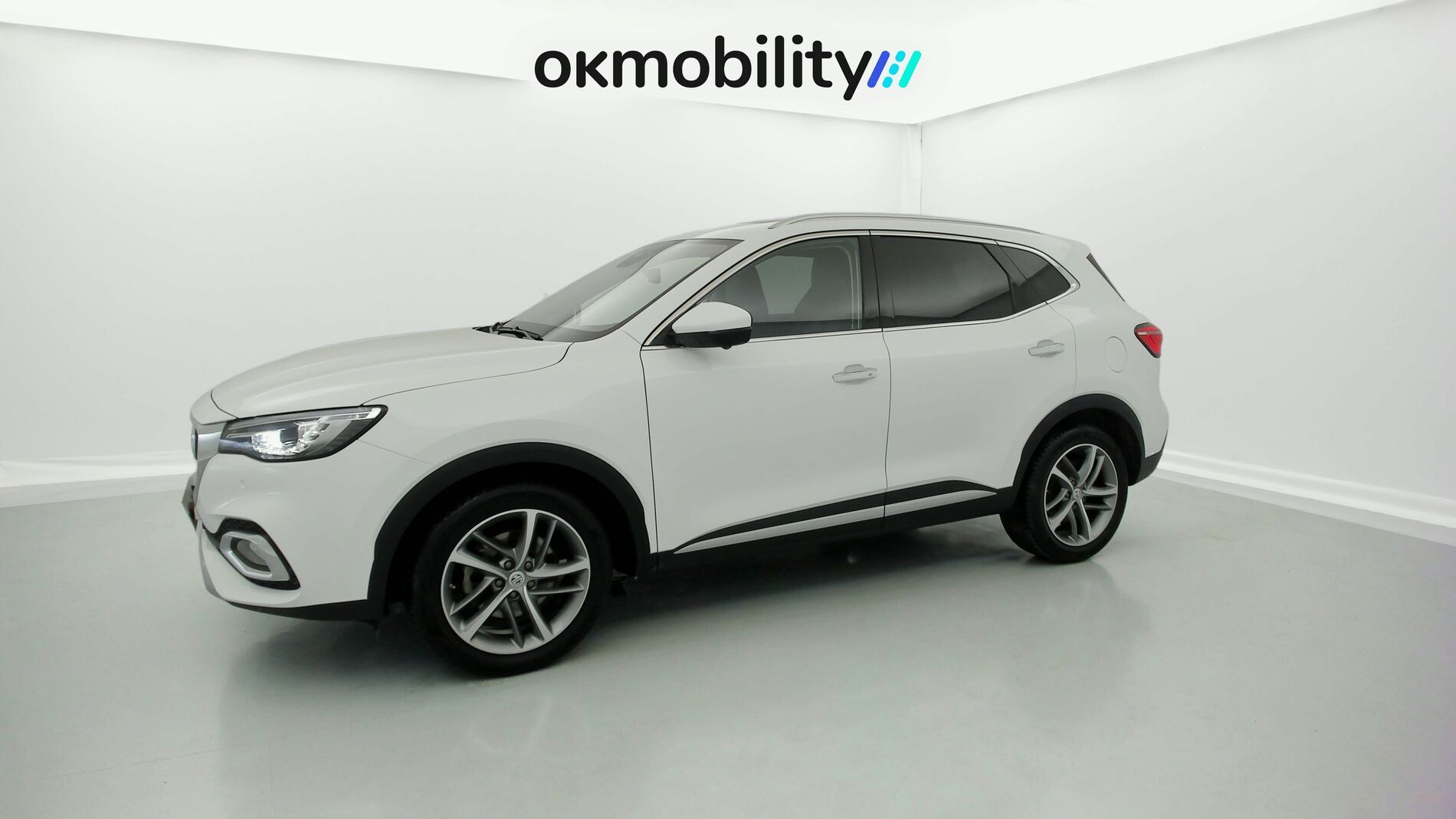 mg hs luxury 1.5 T-GDI 162 AT 2023 dover white - wsb 5