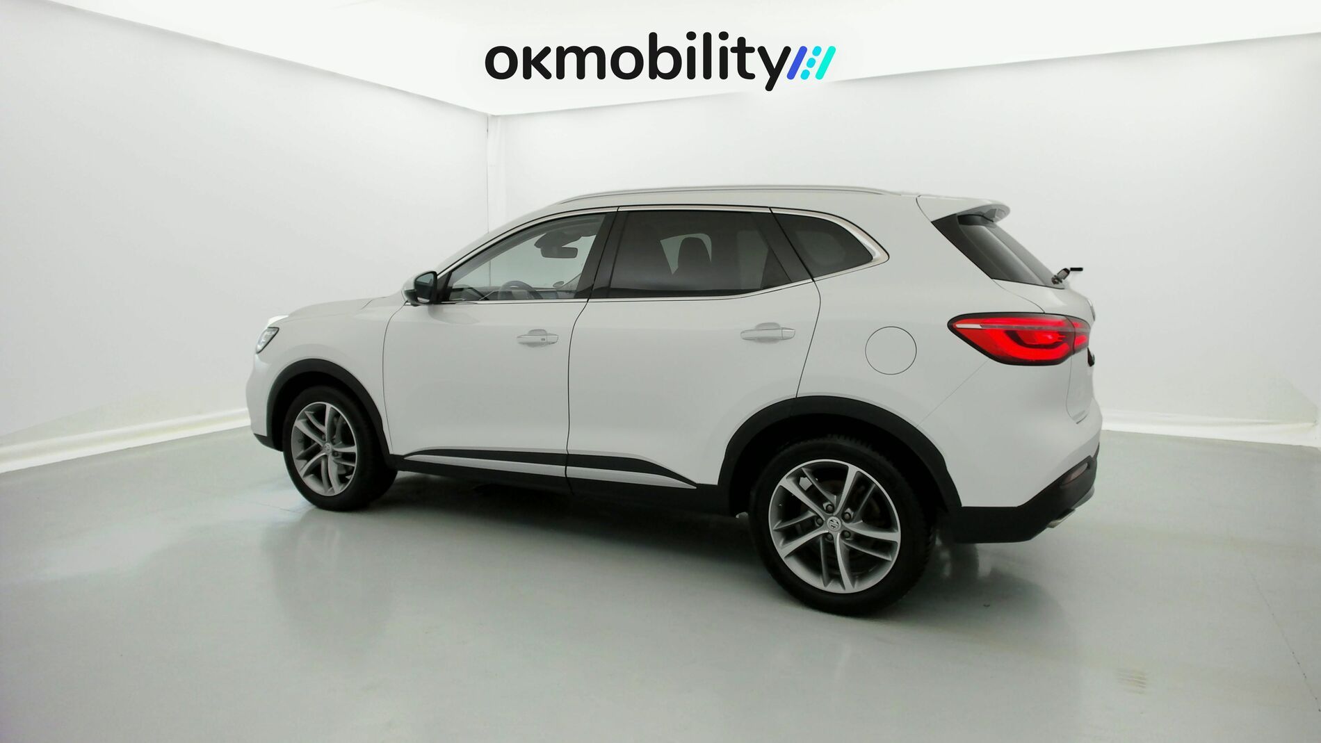 mg hs luxury 1.5 T-GDI 162 AT 2023 dover white - wsb 8