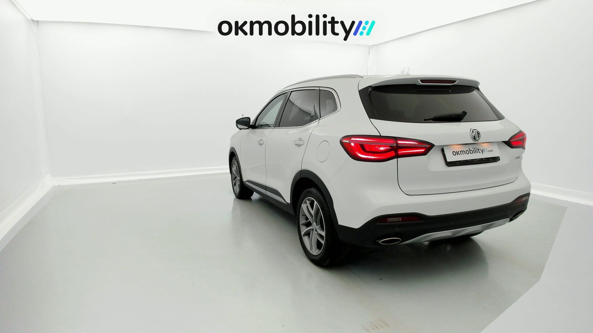 mg hs luxury 1.5 T-GDI 162 AT 2023 dover white - wsb 9