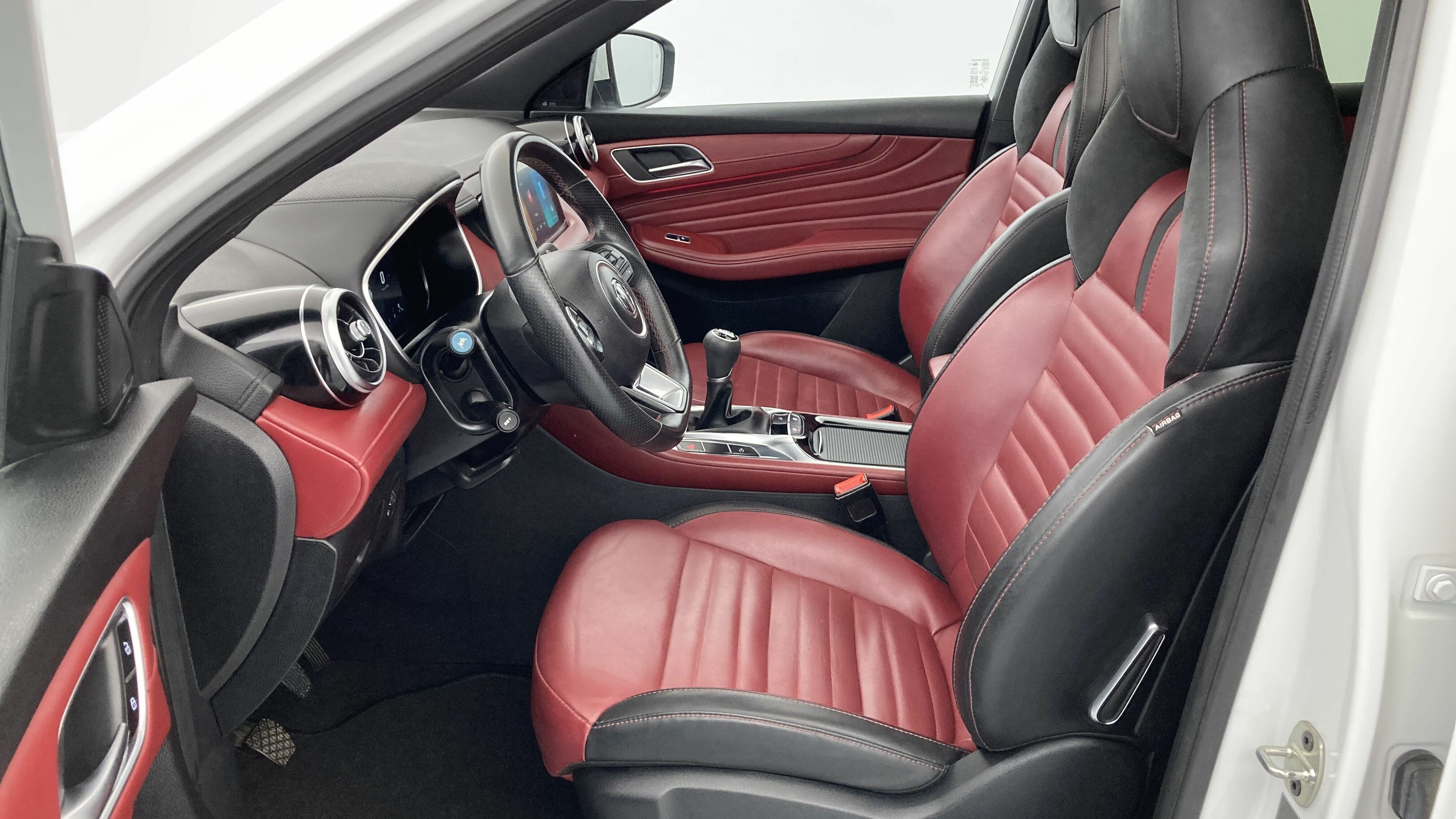 mg hs luxury 1.5 T-GDI 162 2023 dover white 15