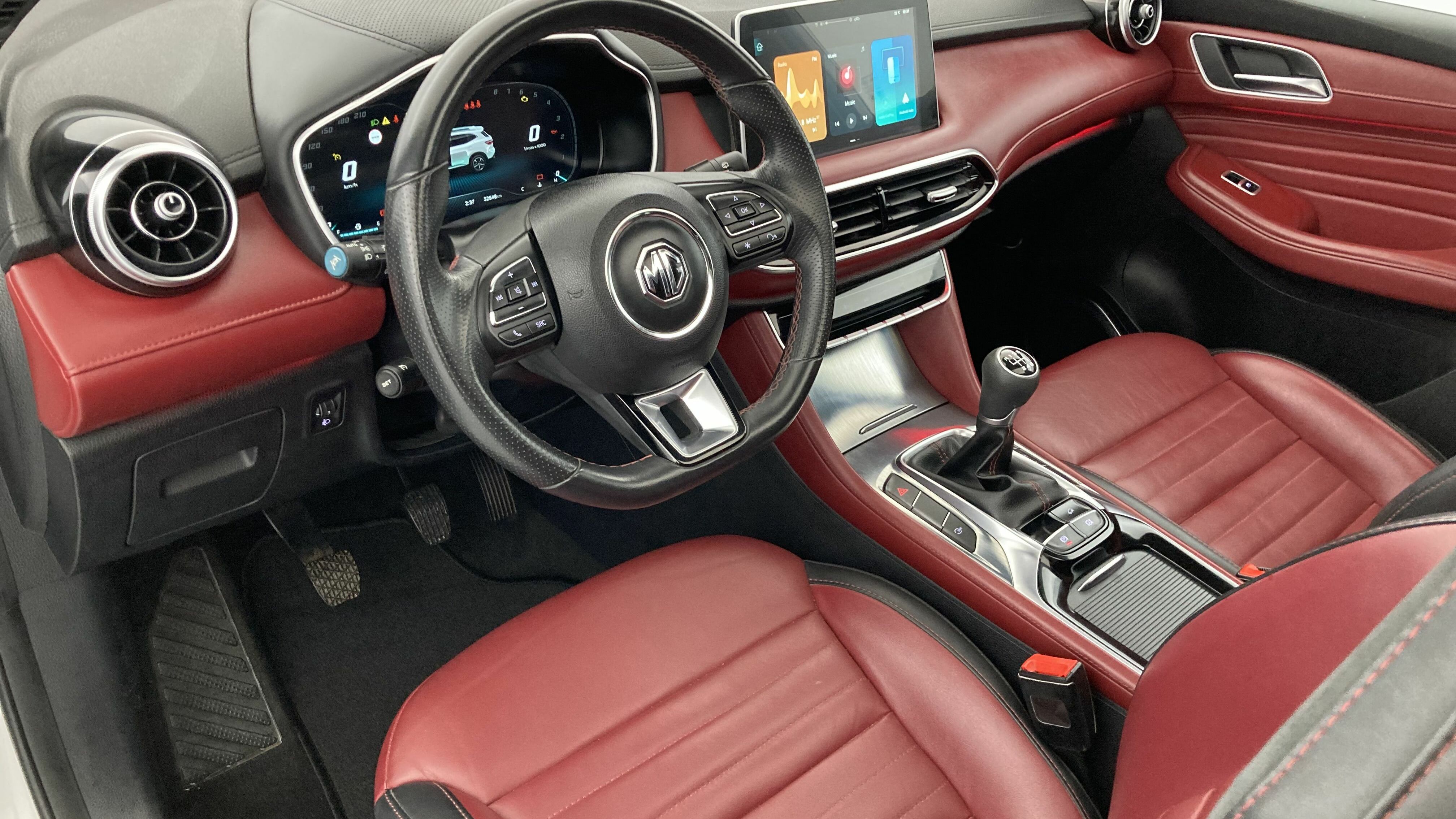 mg hs luxury 1.5 T-GDI 162 2023 dover white 16