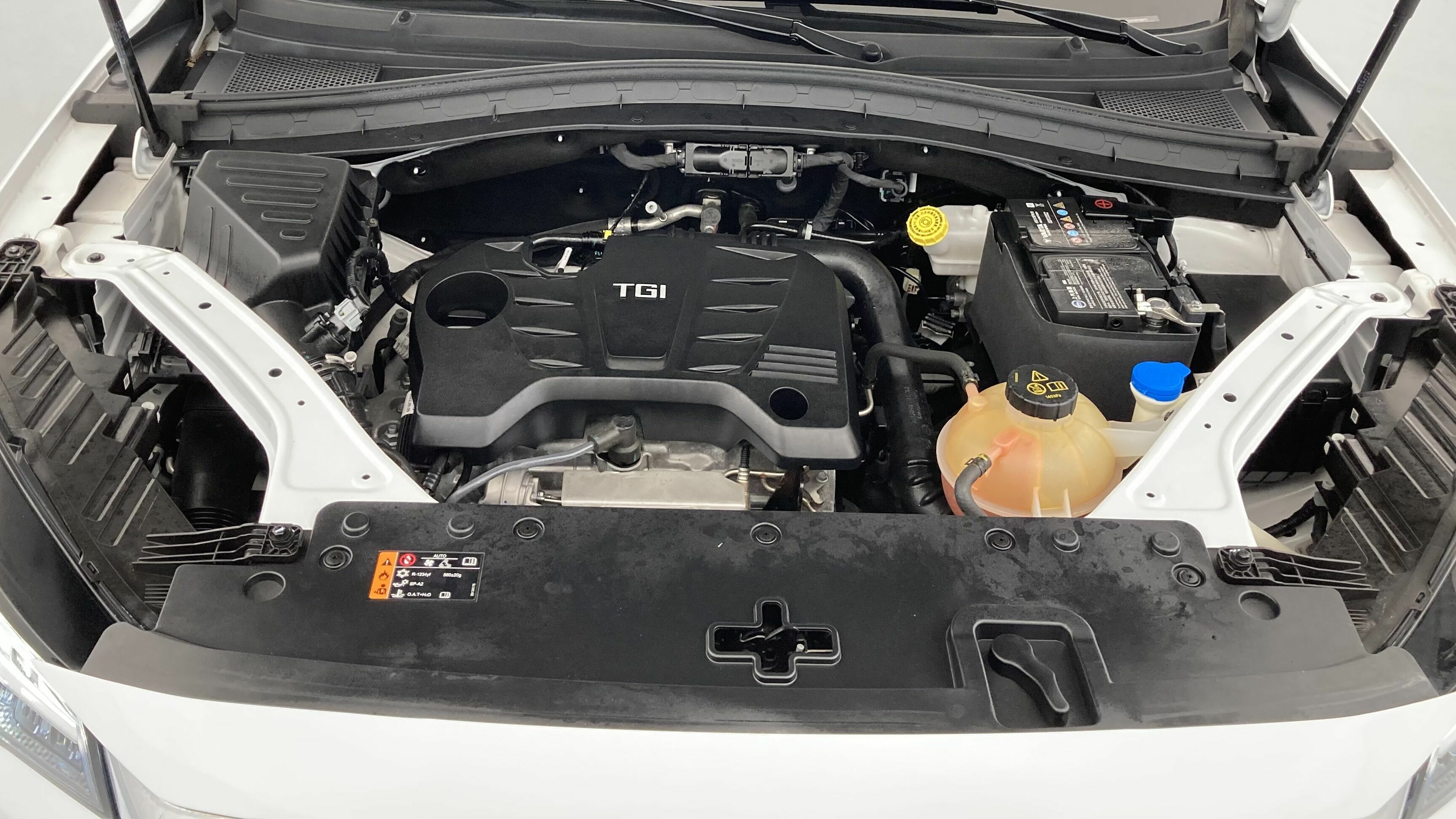 mg hs luxury 1.5 T-GDI 162 2023 dover white 25