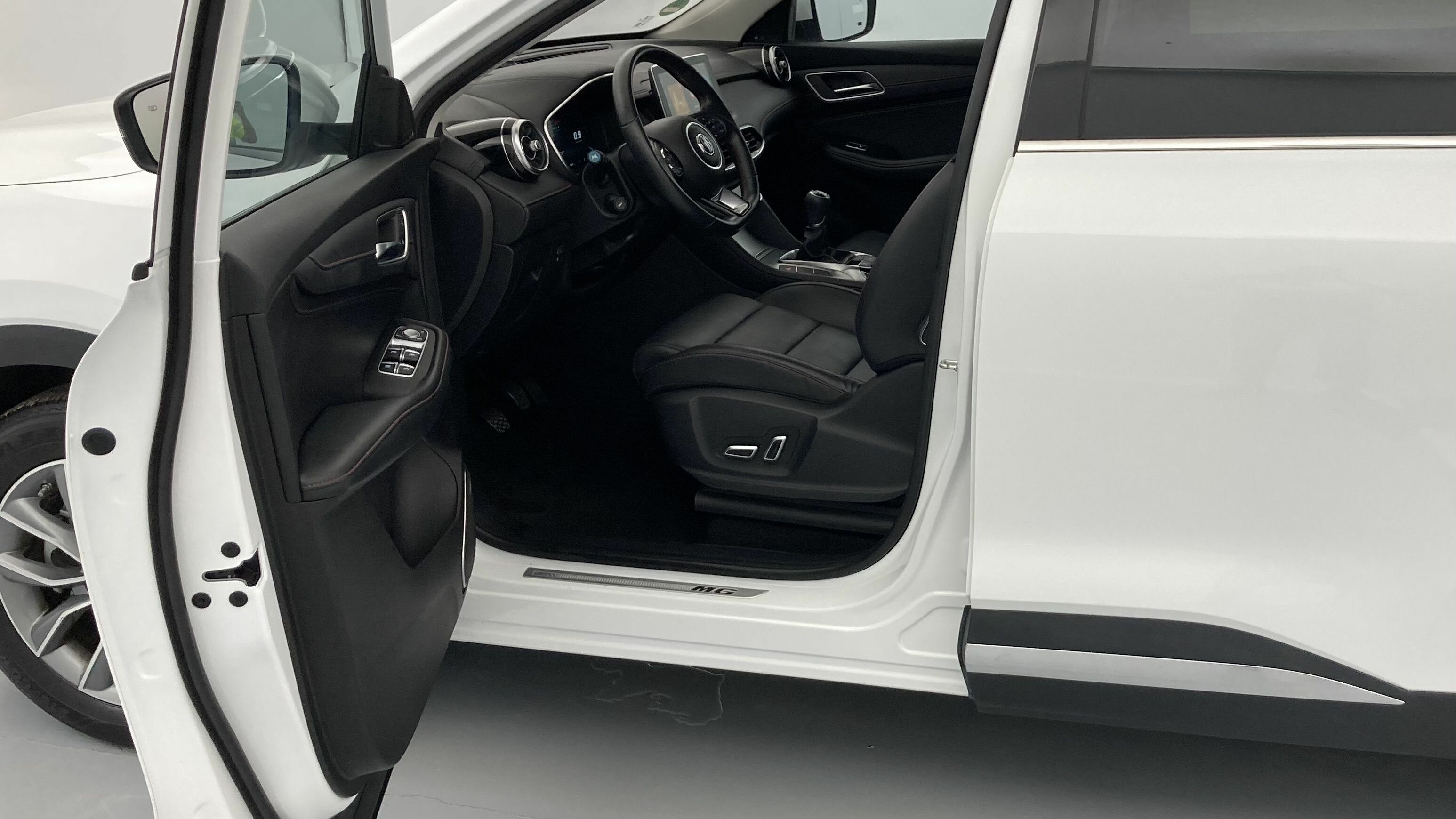 mg hs comfort 1.5 T-GDI 162 2023 dover white 13