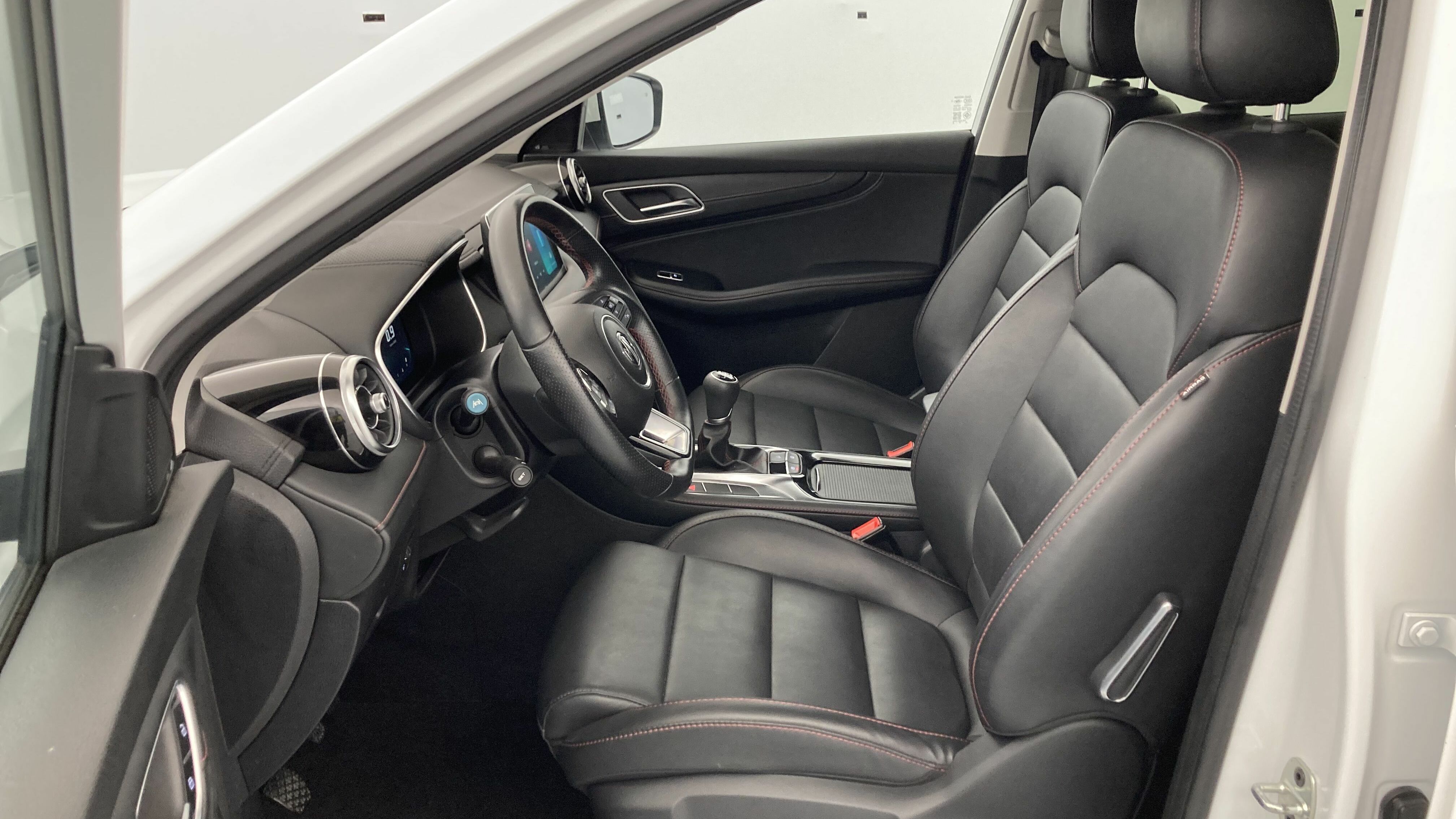 mg hs comfort 1.5 T-GDI 162 2023 dover white 14