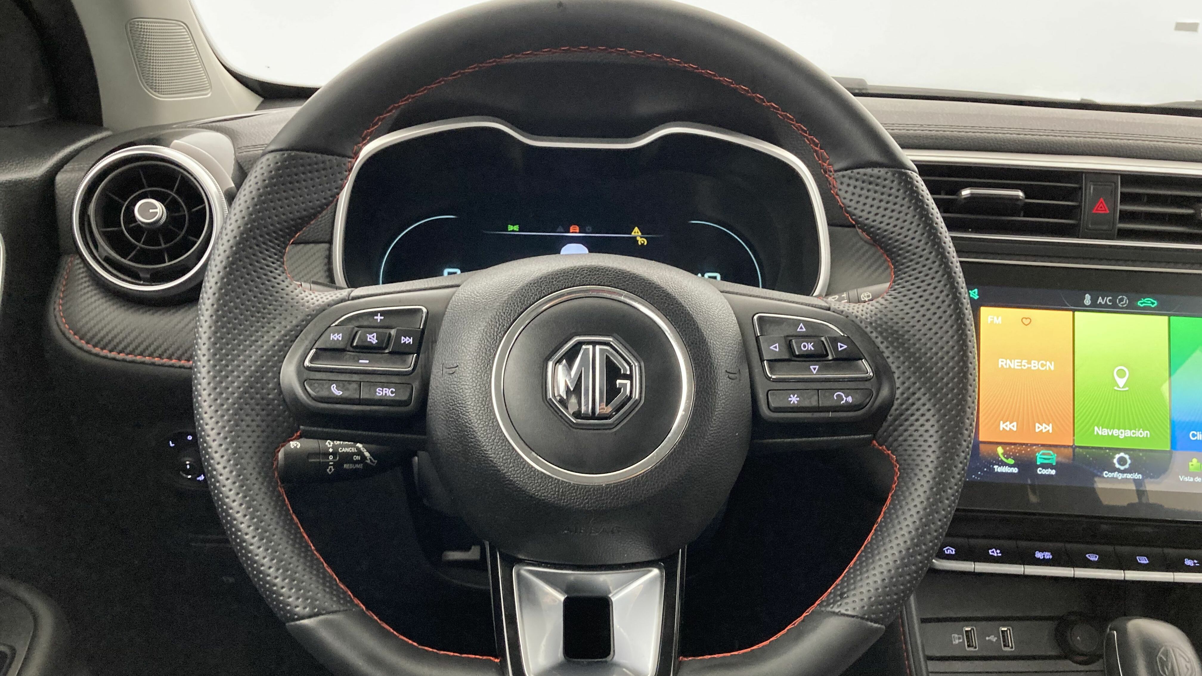 mg zs luxury 1.0 T-GDI 110 AT 2024 pebble black 18