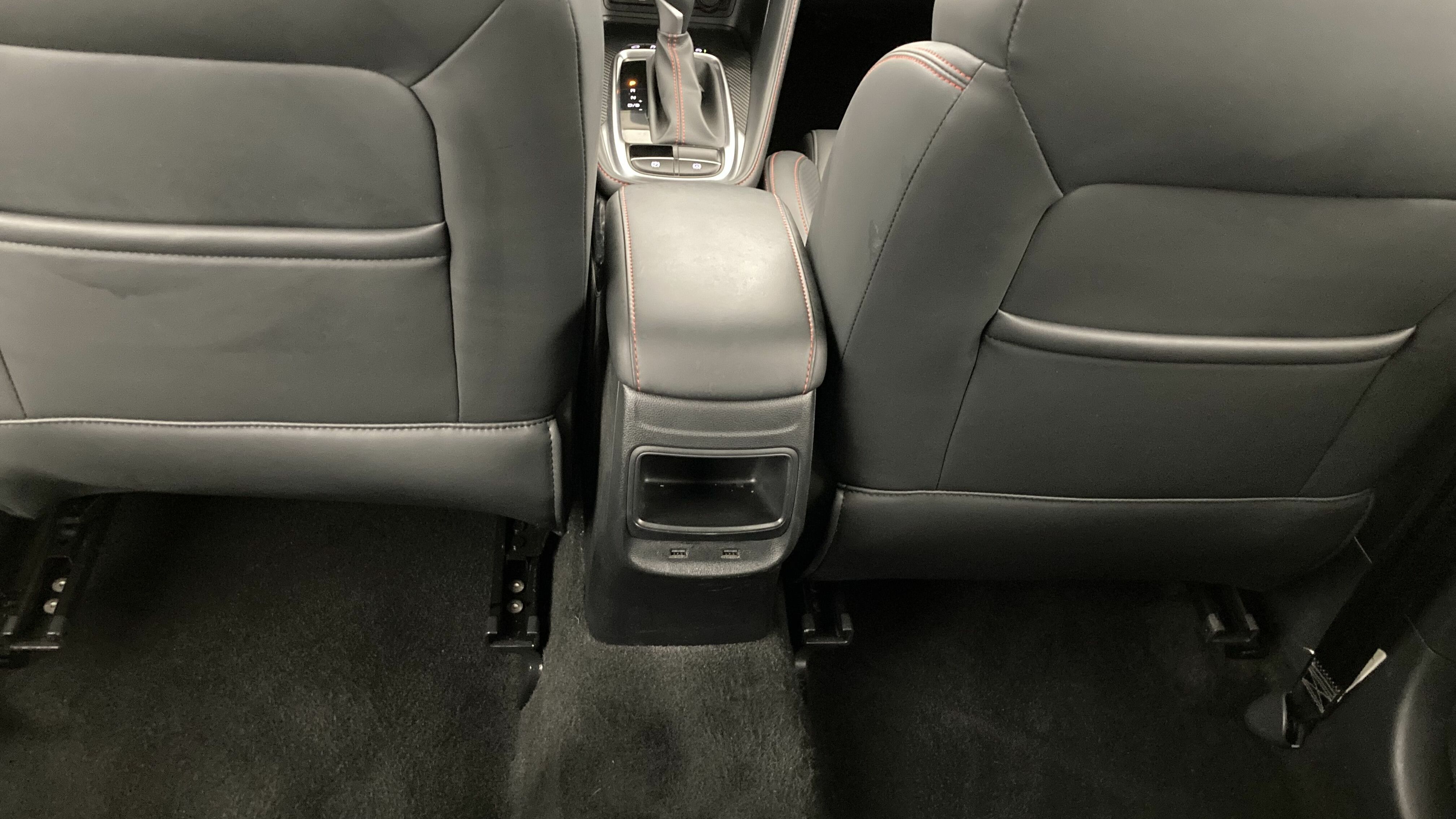 mg zs luxury 1.0 T-GDI 110 AT 2024 pebble black 23