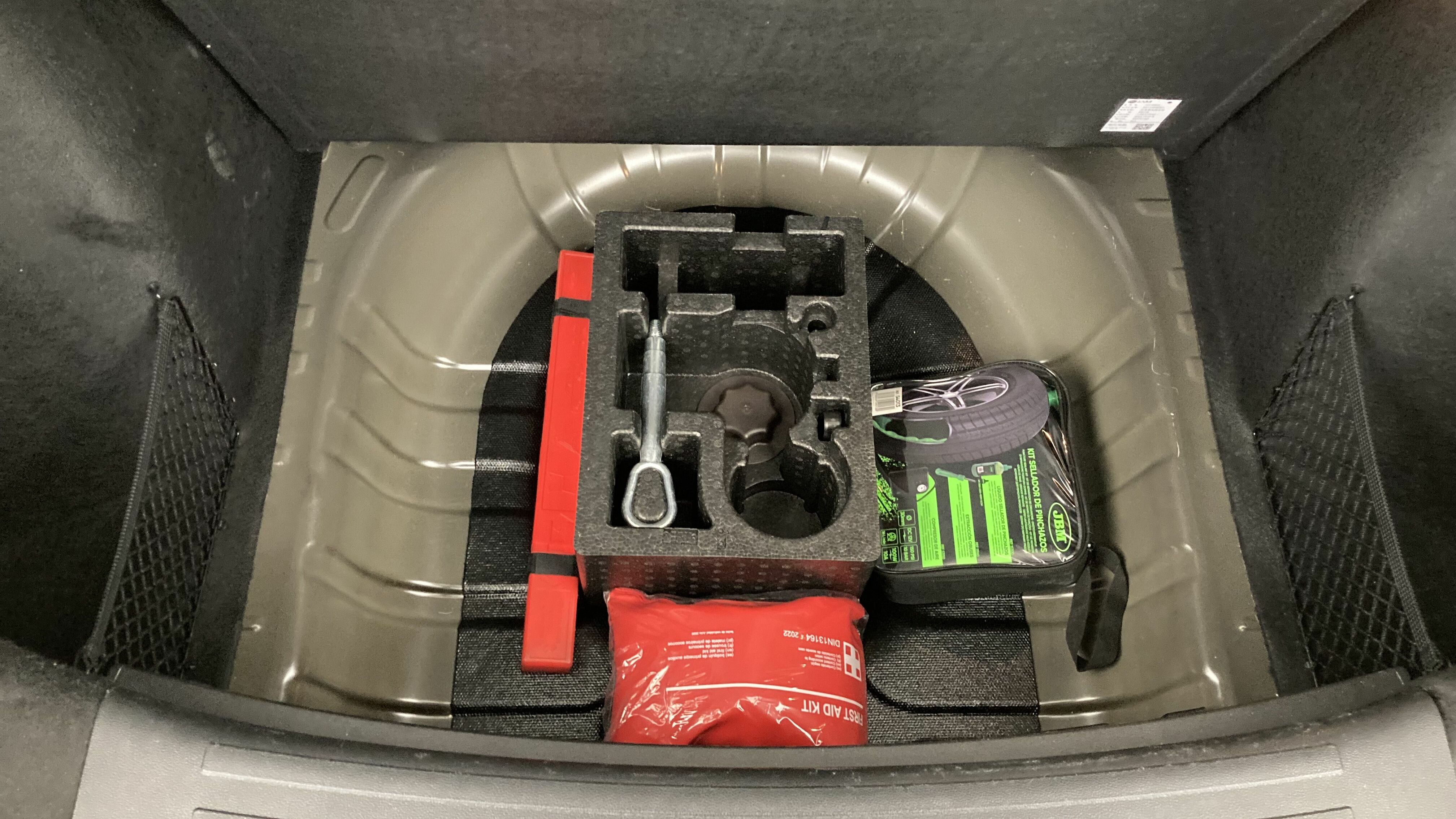 mg zs luxury 1.0 T-GDI 110 AT 2024 pebble black 24