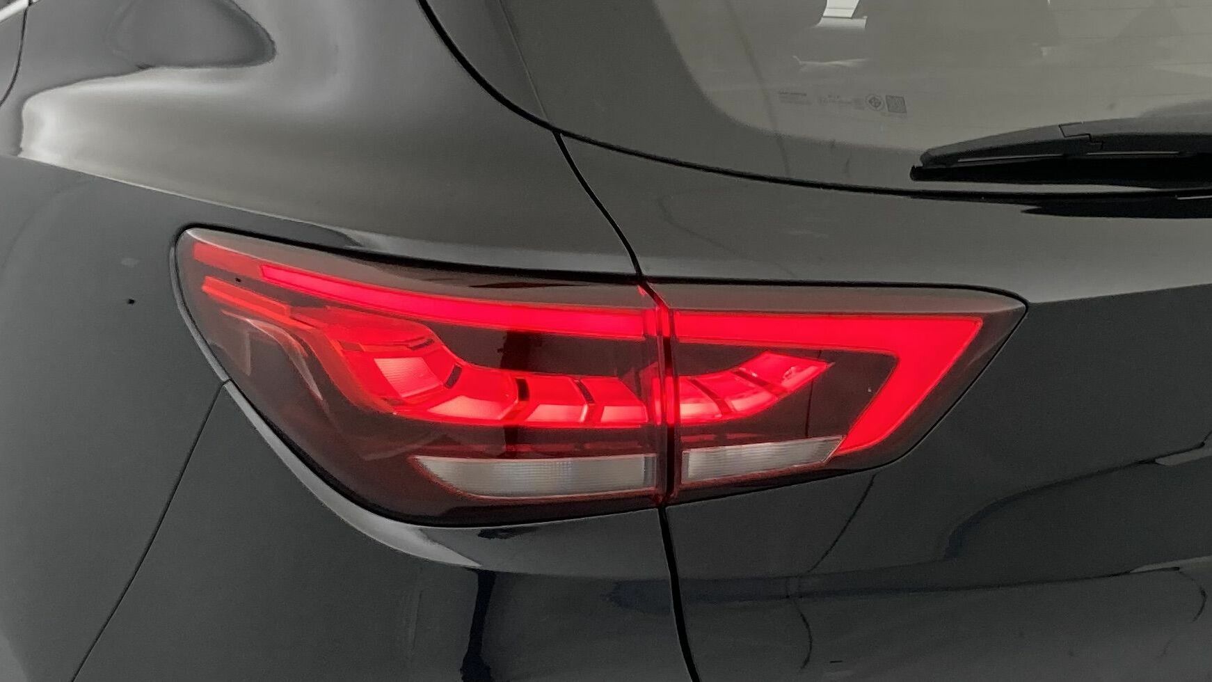 mg zs luxury 1.0 T-GDI 110 AT 2024 pebble black 31