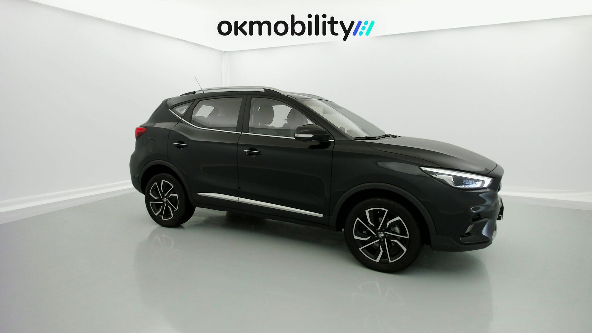 mg zs luxury 1.0 T-GDI 110 AT 2024 pebble black 2