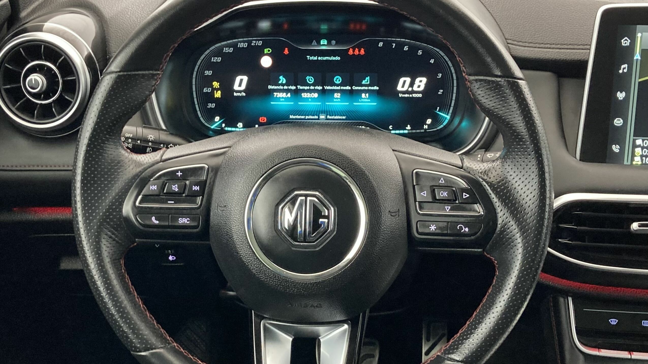 mg hs luxury 1.5 T-GDI 162 AT 2023 medal silver - ssa 17