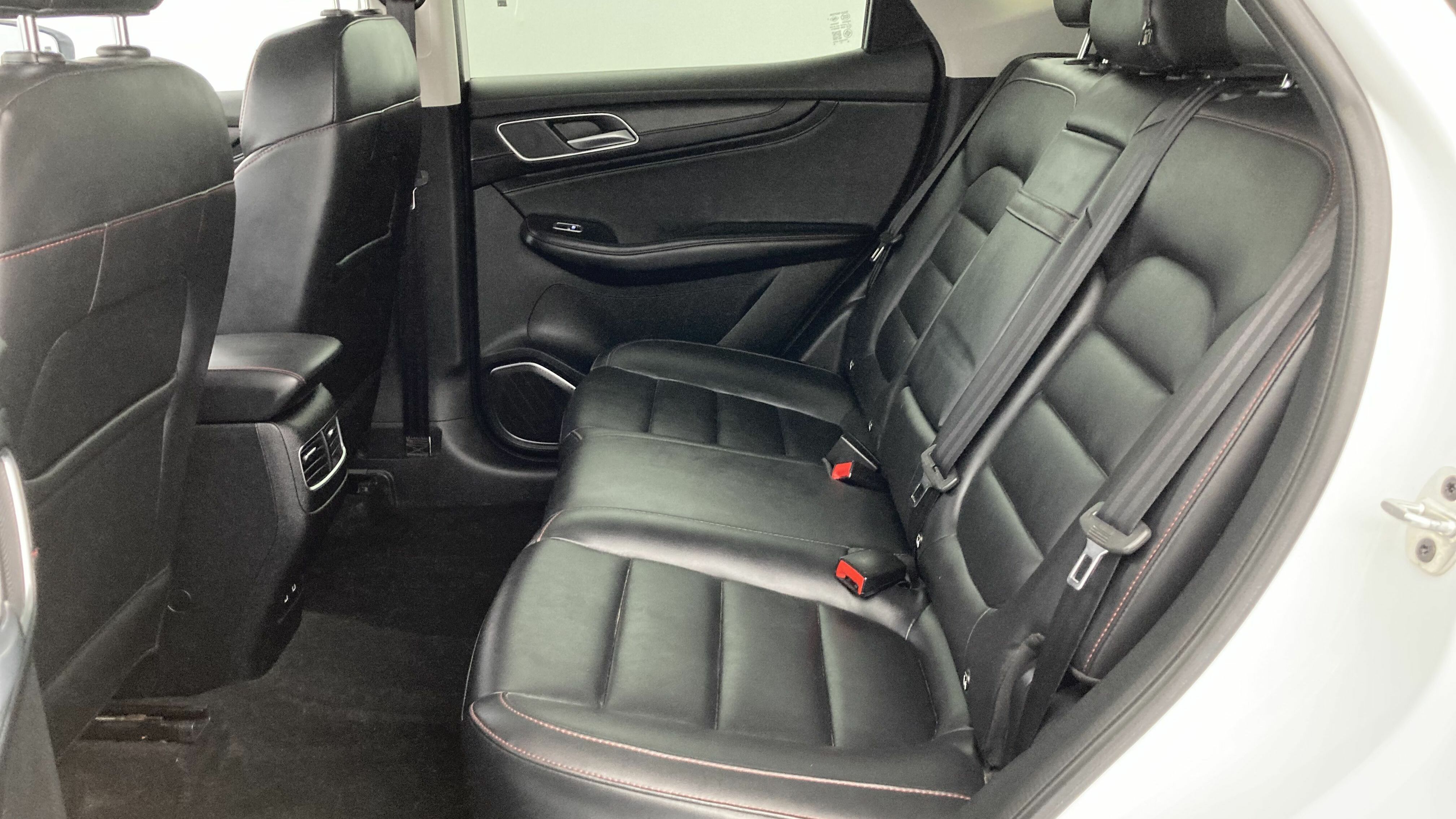 mg hs comfort 1.5 T-GDI 162 AT 2023 dover white 21