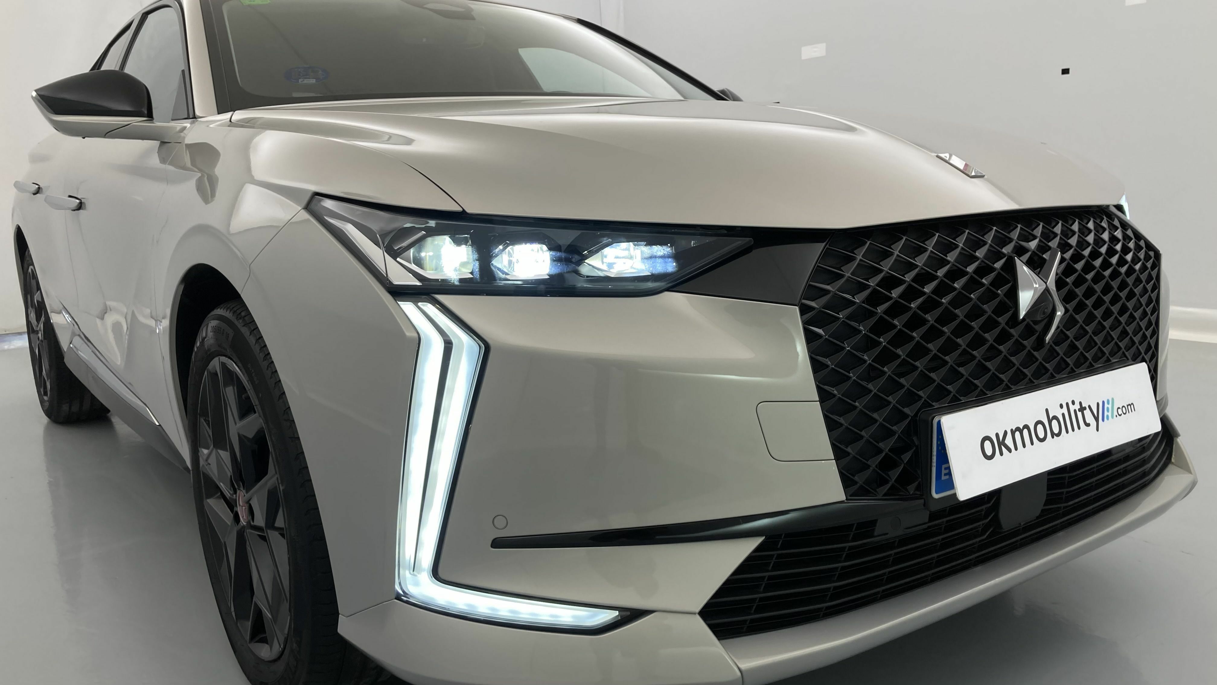 ds ds4 performance line + E-TENSE 225 CA 2022 crystal pearl 29