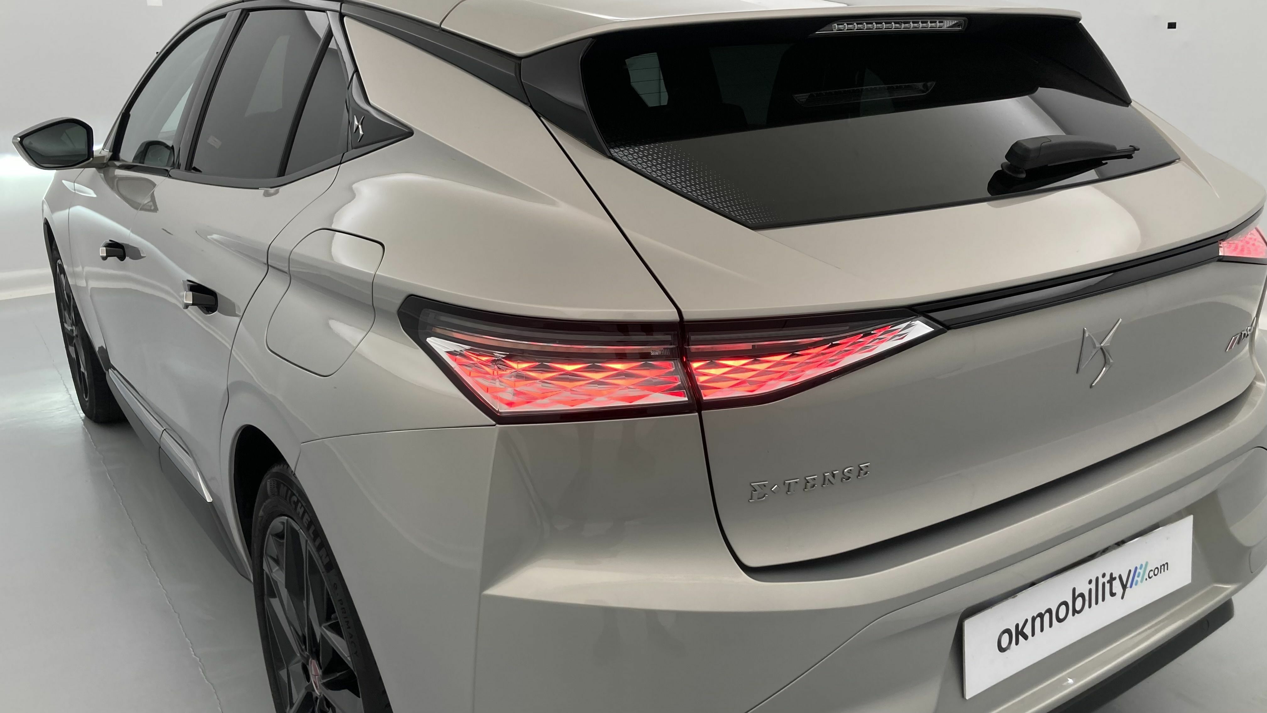 ds ds4 performance line + E-TENSE 225 CA 2022 crystal pearl 30