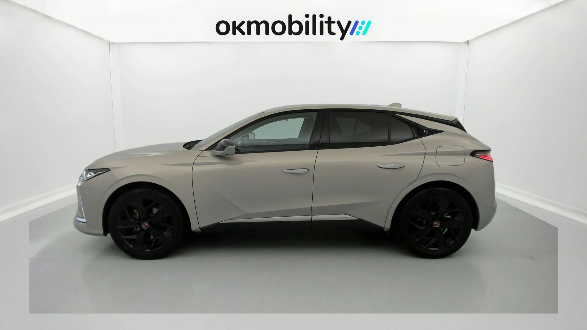ds ds4 performance line + E-TENSE 225 CA 2022 crystal pearl 7