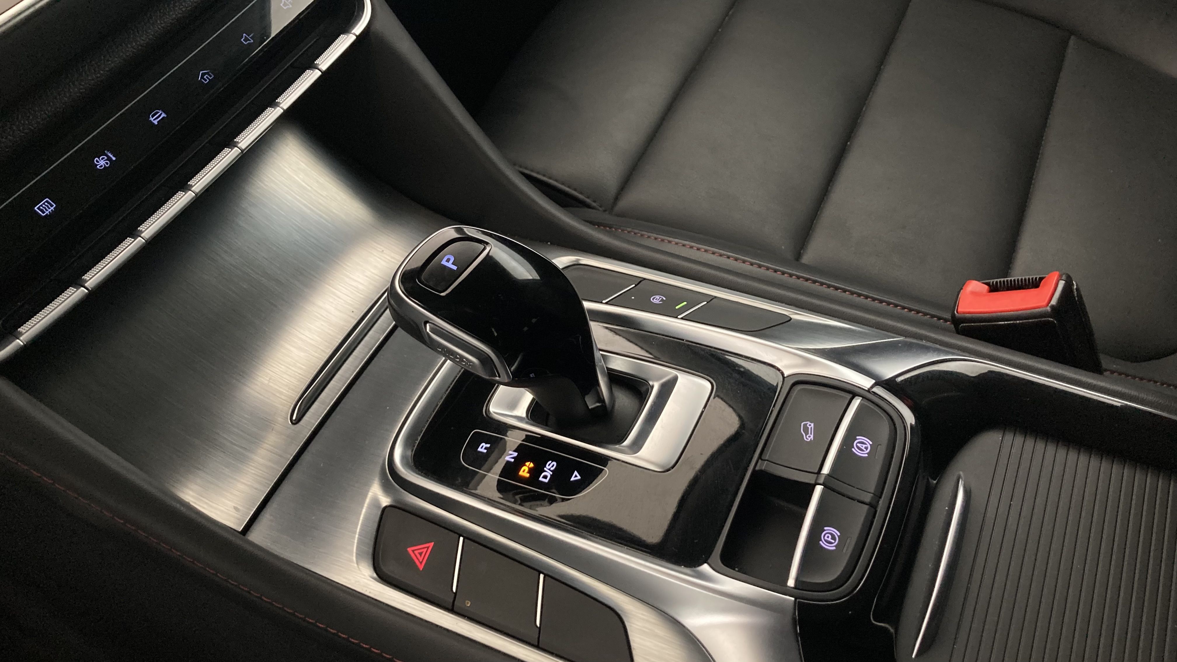 mg hs comfort 1.5 T-GDI 162 AT 2023 dover white 12