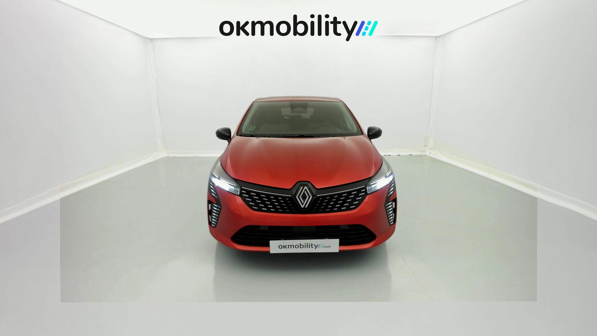 renault clio evolution 1.5 DCI 100 2025 rojo deseo 4