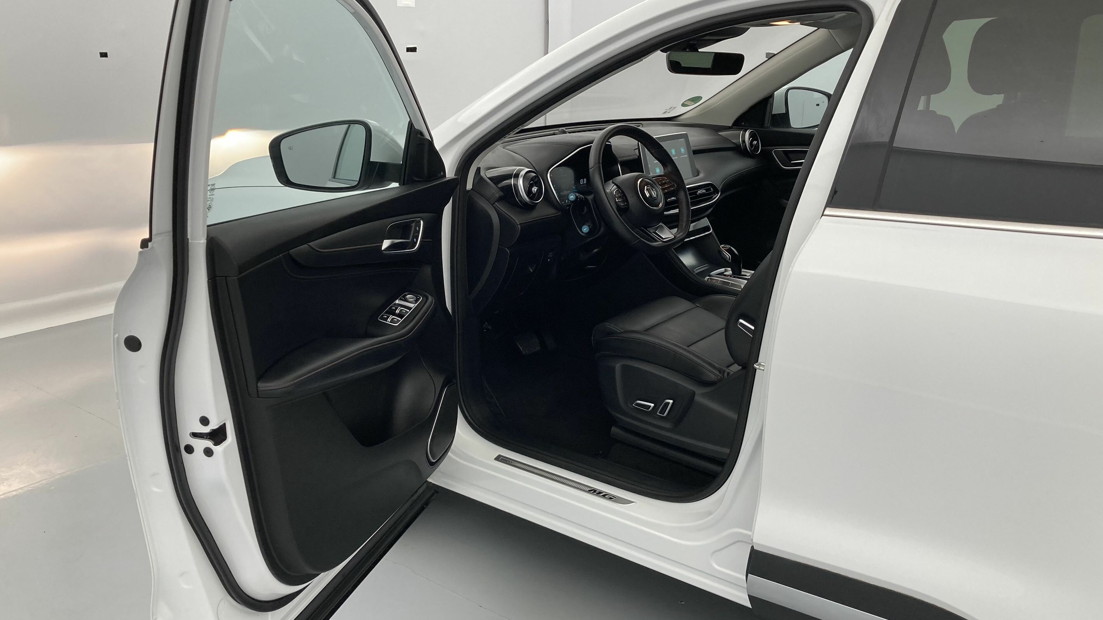 mg hs comfort 1.5 T-GDI 162 AT 2023 dover white 13