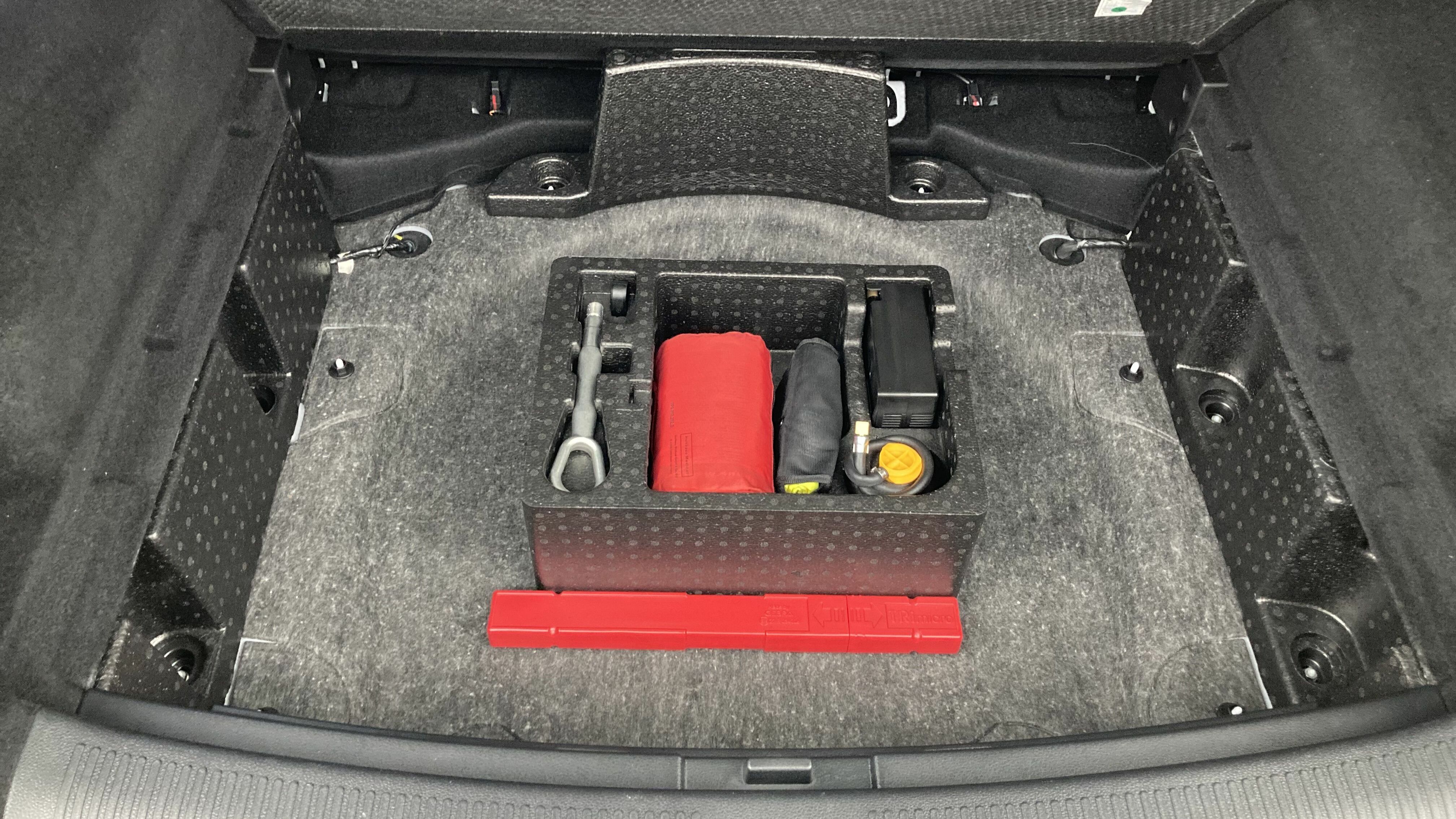 mg hs luxury 1.5 T-GDI 162 AT 2023 dover white - wsb 24