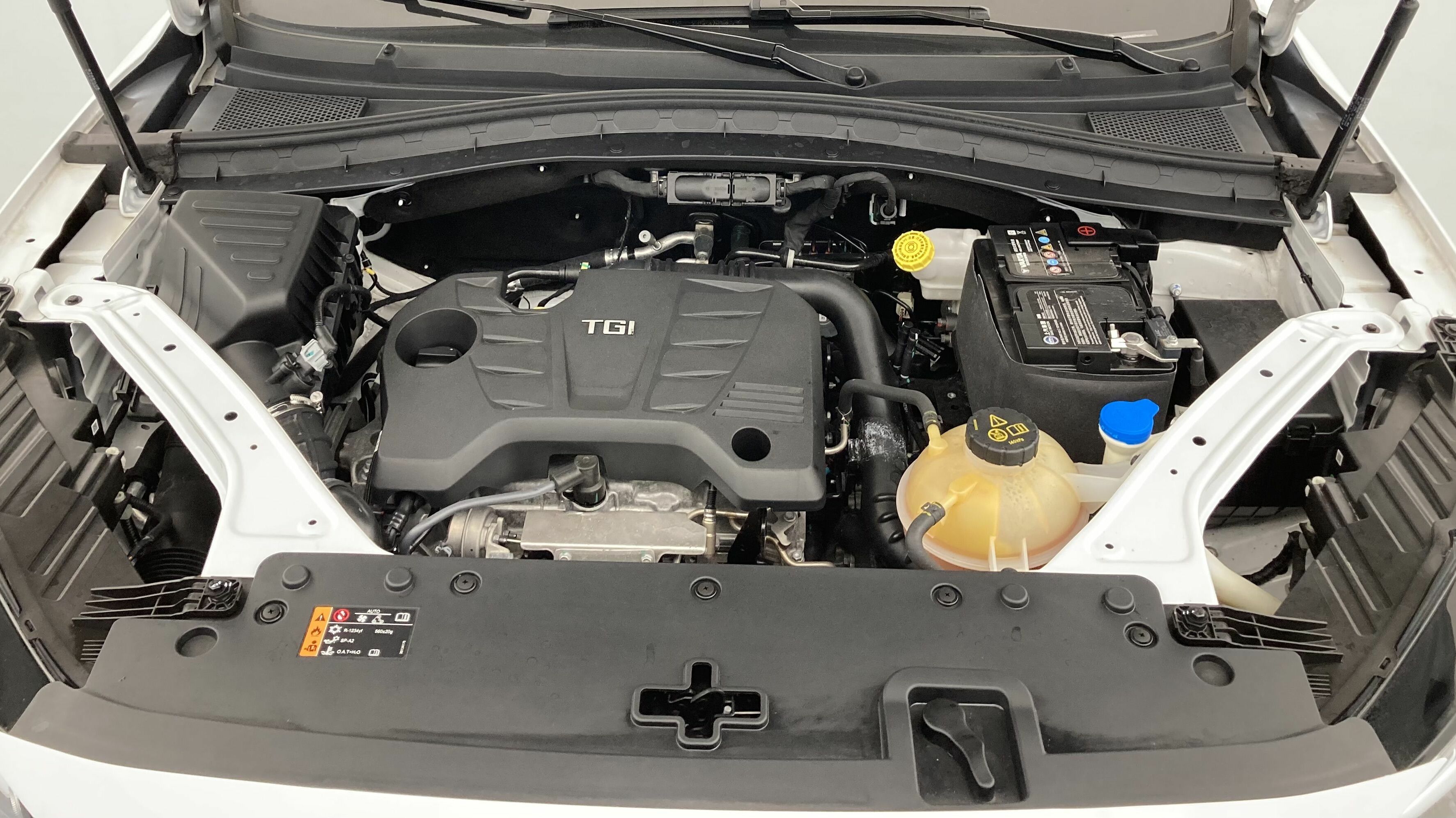 mg hs luxury 1.5 T-GDI 162 AT 2023 dover white - wsb 26