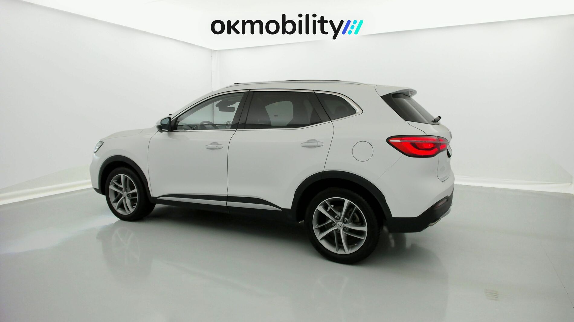 mg hs luxury 1.5 T-GDI 162 AT 2023 dover white - wsb 9