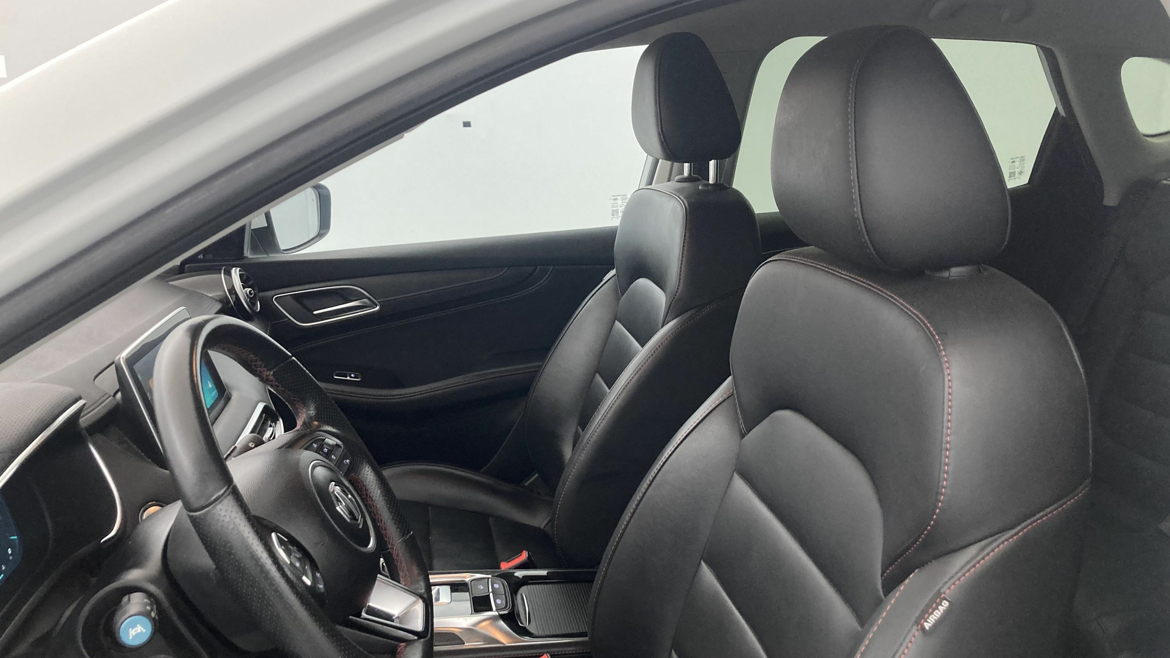 mg hs comfort 1.5 T-GDI 162 AT 2023 dover white 13