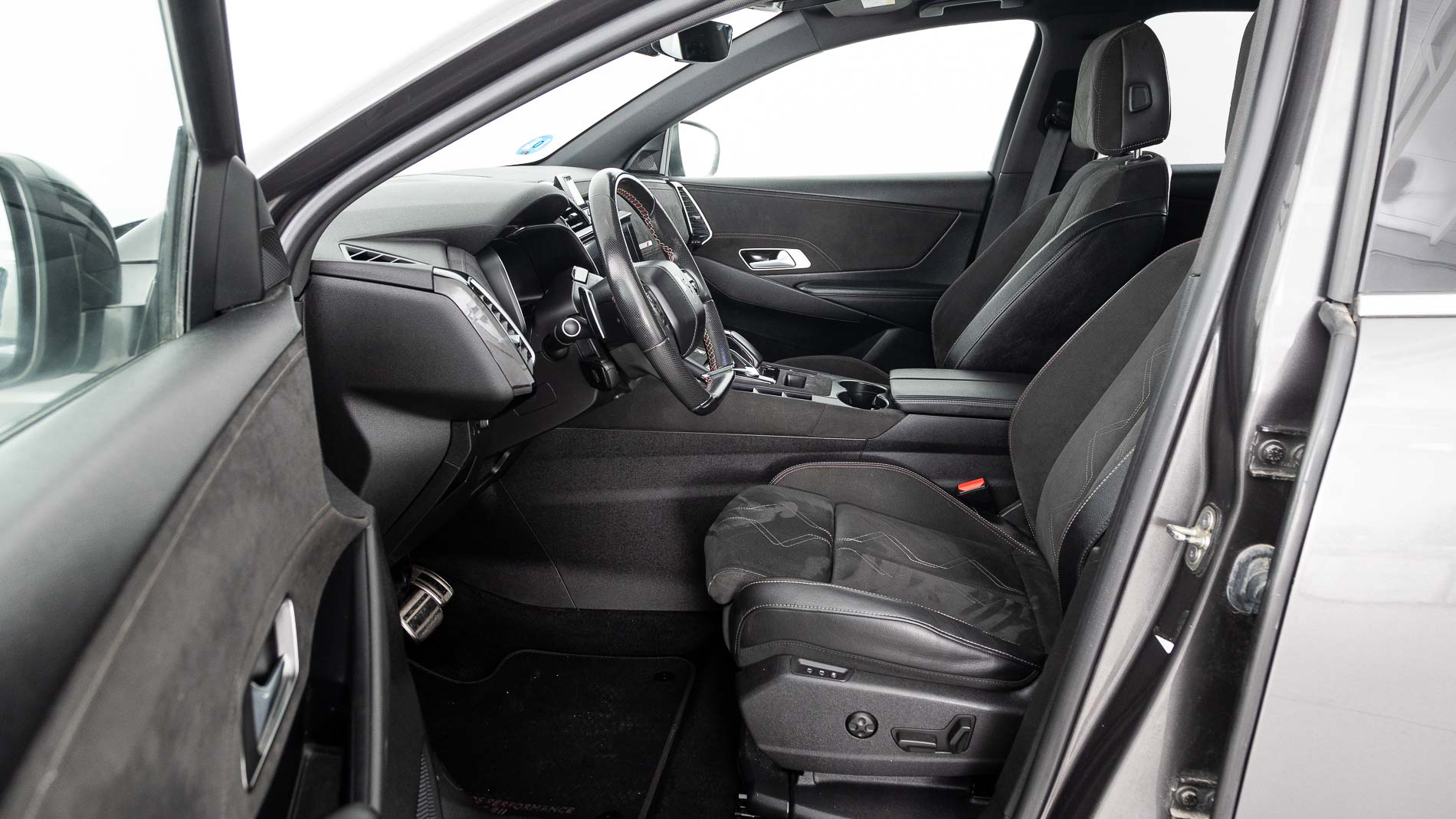 ds ds7 crossback performance line + E-TENSE 300 CA 2022 gris platino 14