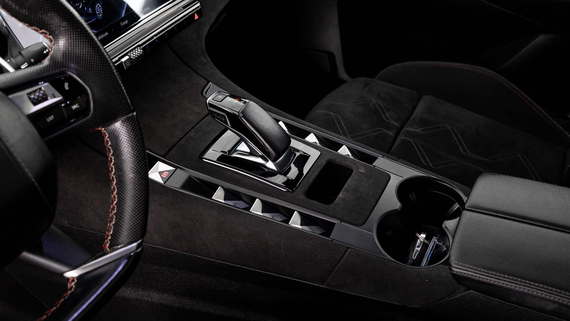 ds ds7 crossback performance line + E-TENSE 300 CA 2022 gris platino 19