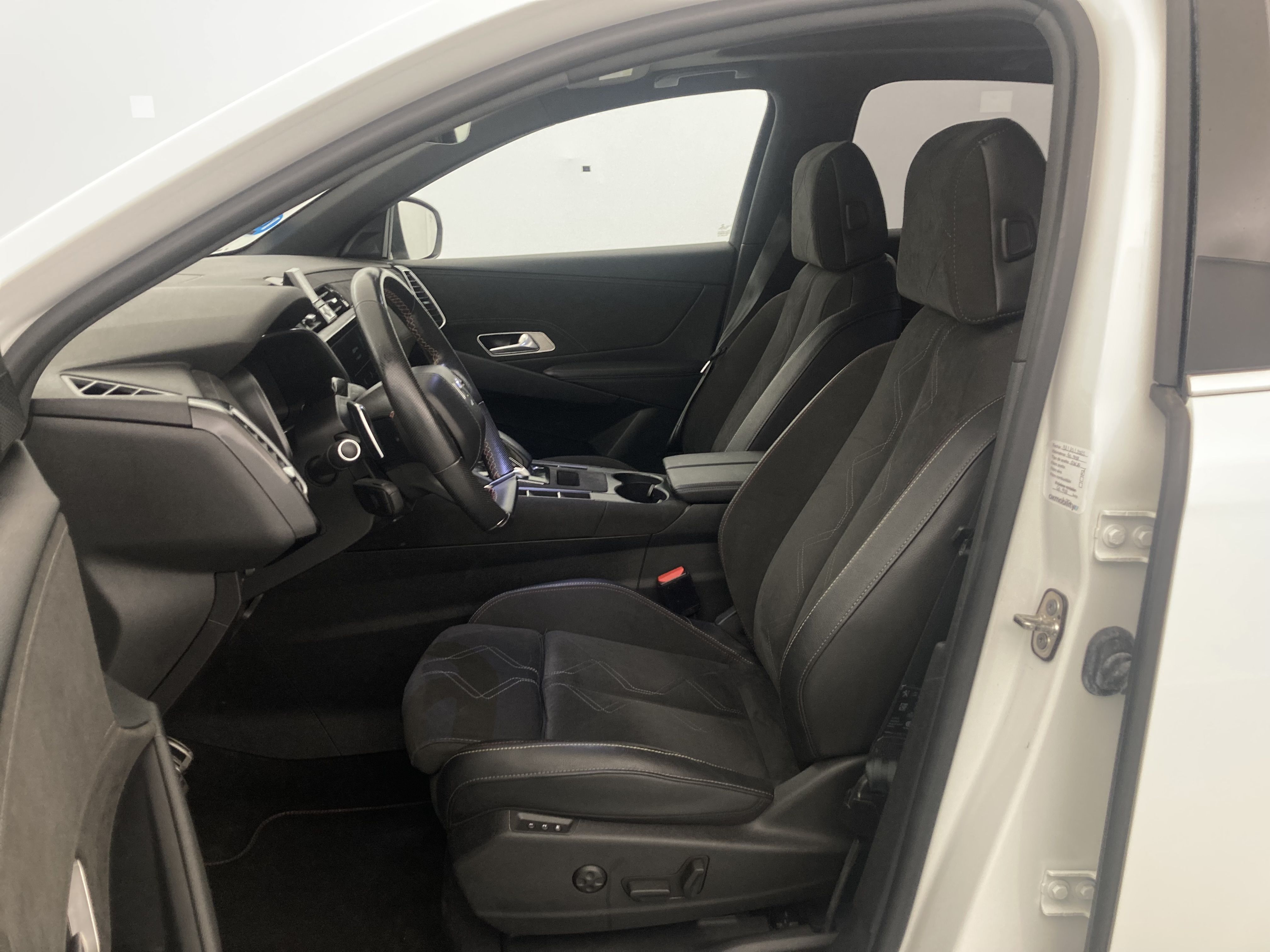 ds ds7 crossback performance line + E-TENSE 300 CA 2022 blanco nacarado 19