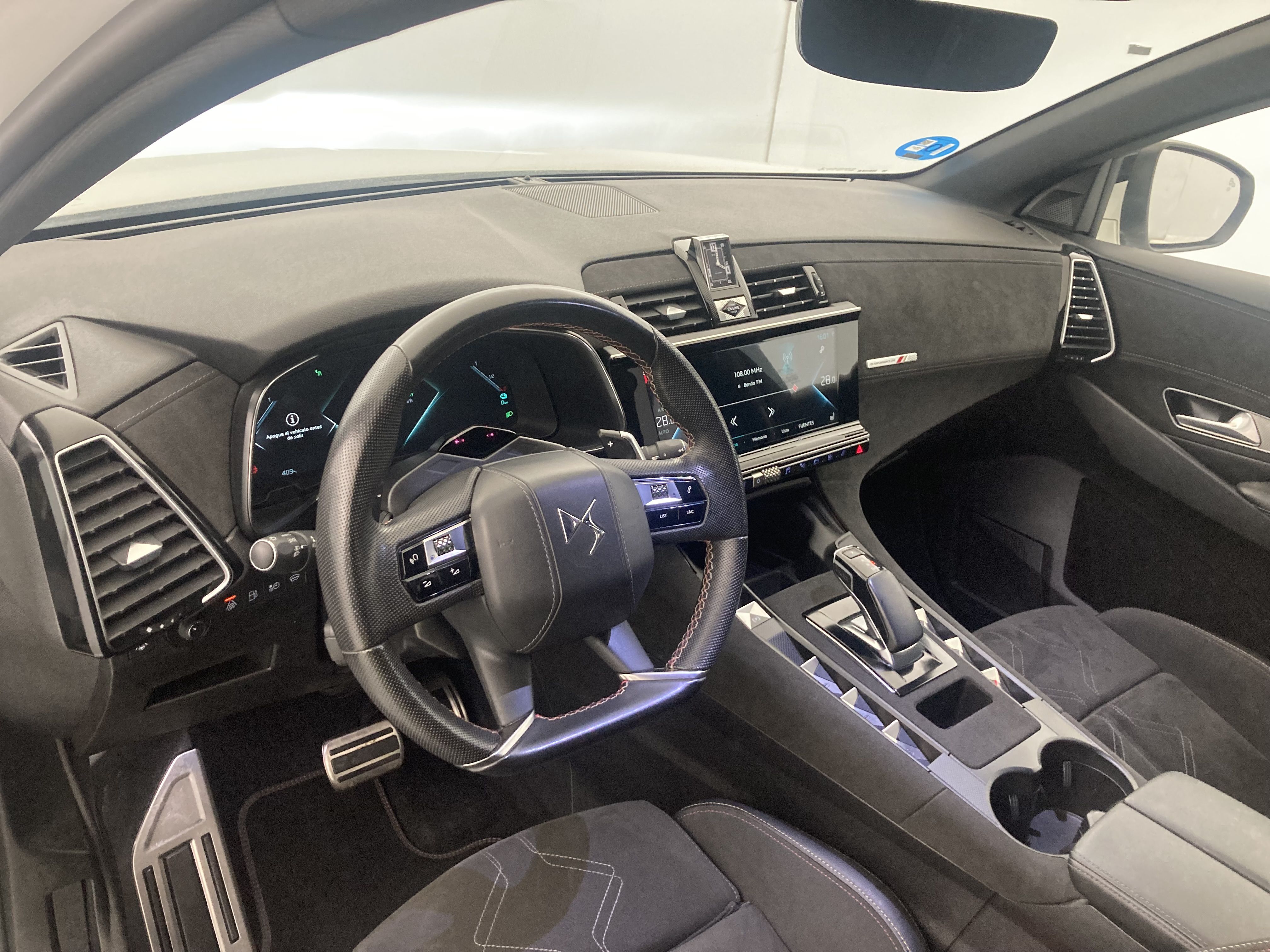 ds ds7 crossback performance line + E-TENSE 300 CA 2022 blanco nacarado 20