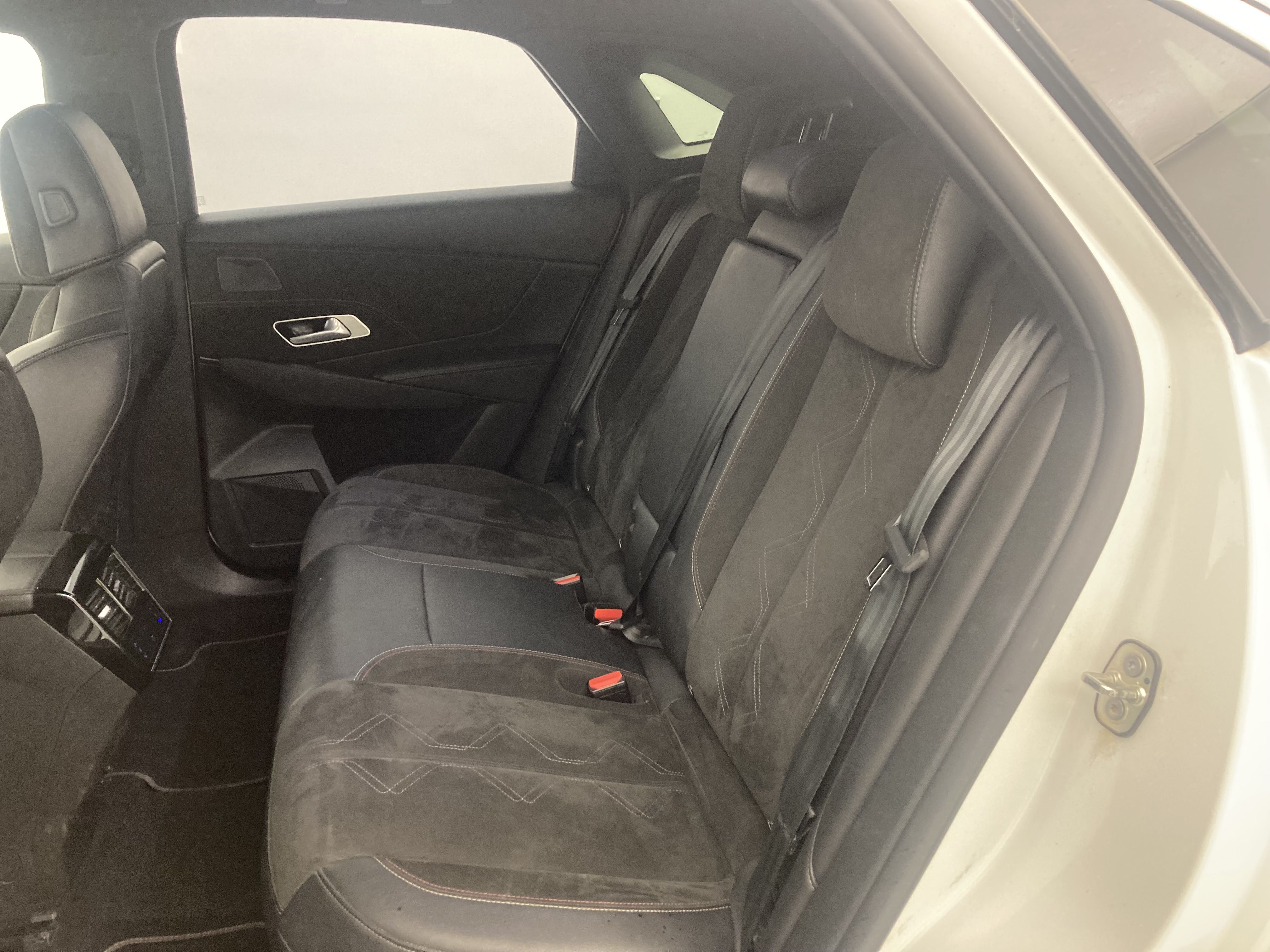 ds ds7 crossback performance line + E-TENSE 300 CA 2022 blanco nacarado 23