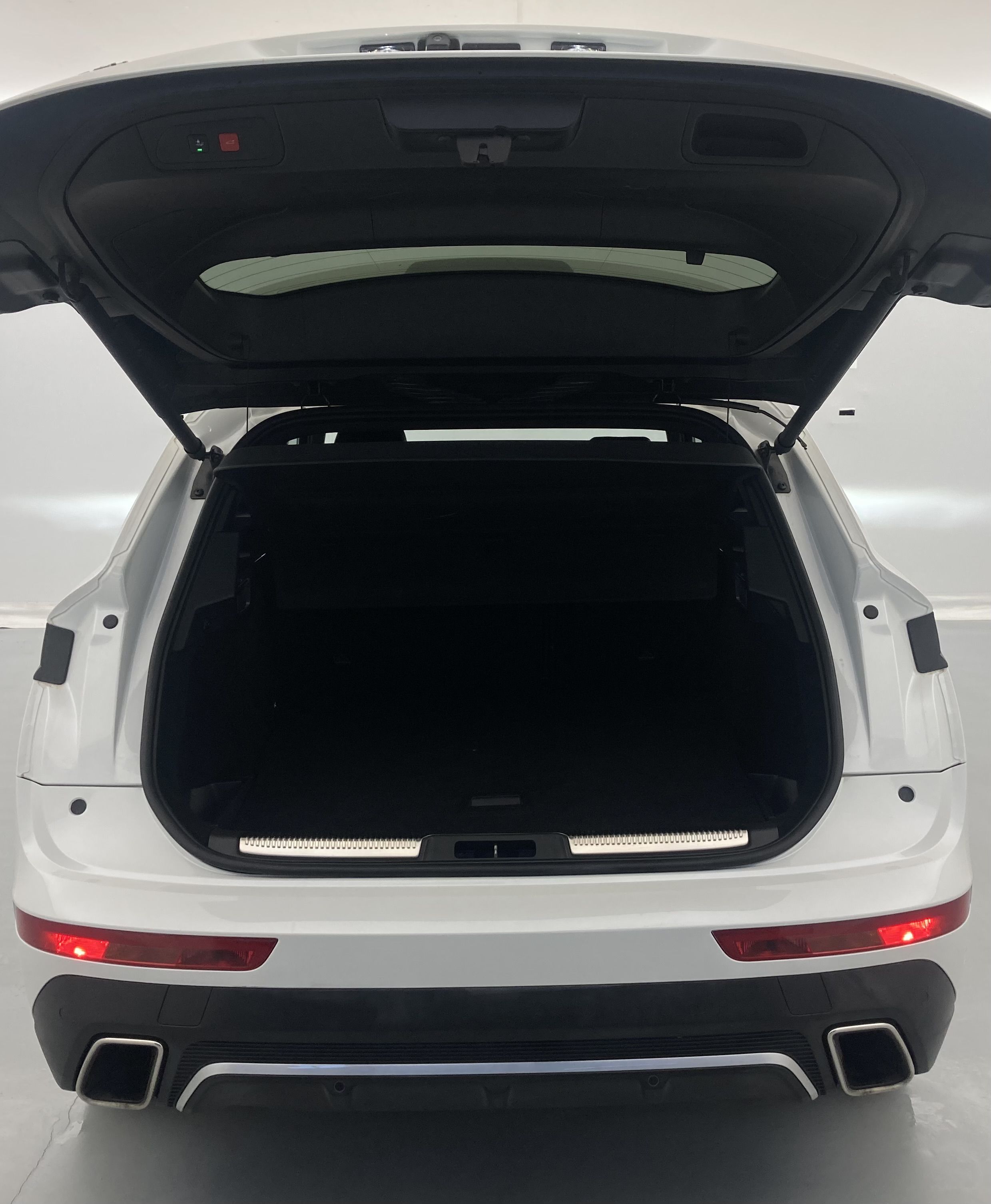 ds ds7 crossback performance line + E-TENSE 300 CA 2022 blanco nacarado 24