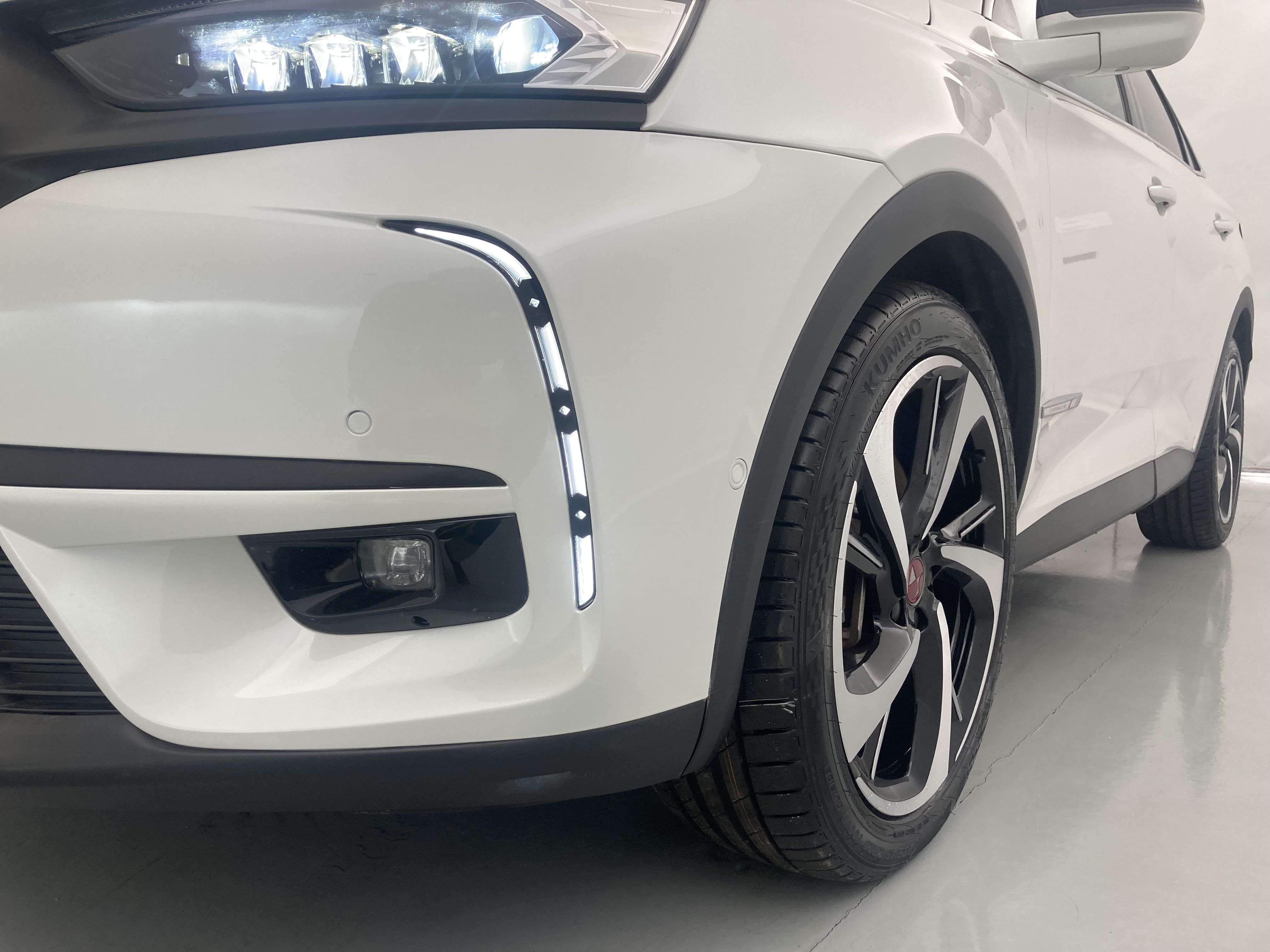 ds ds7 crossback performance line + E-TENSE 300 CA 2022 blanco nacarado 29