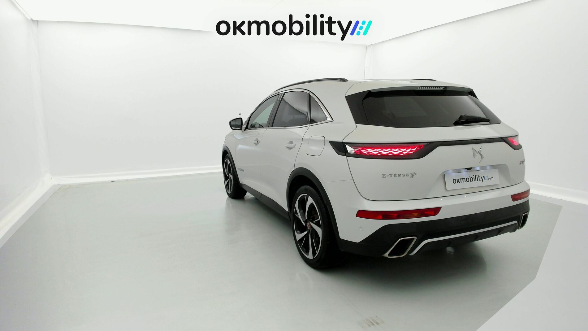 ds ds7 crossback performance line + E-TENSE 300 CA 2022 blanco nacarado 10