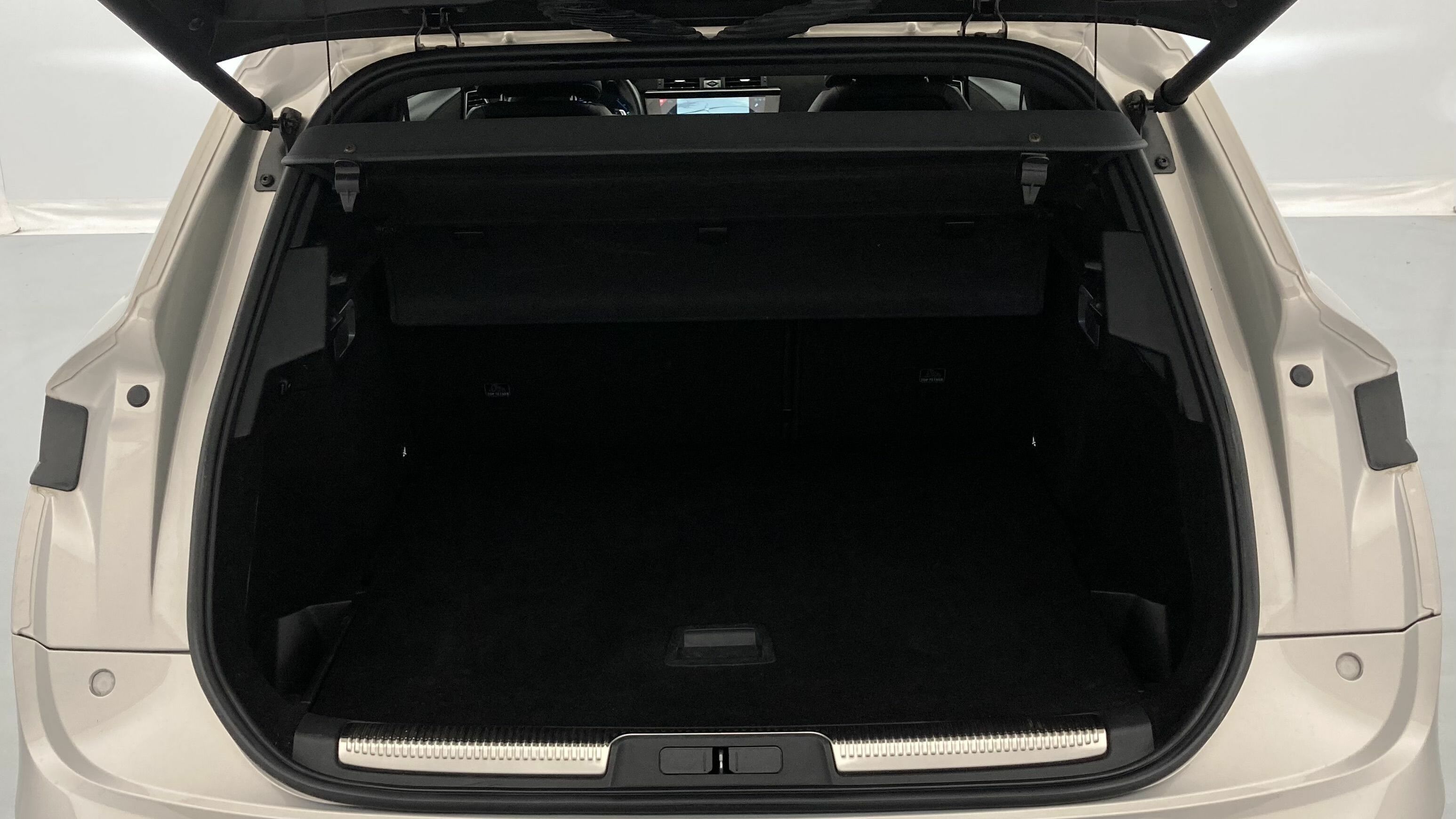 ds ds7 crossback performance line + E-TENSE 300 CA 2022 crystal pearl 23