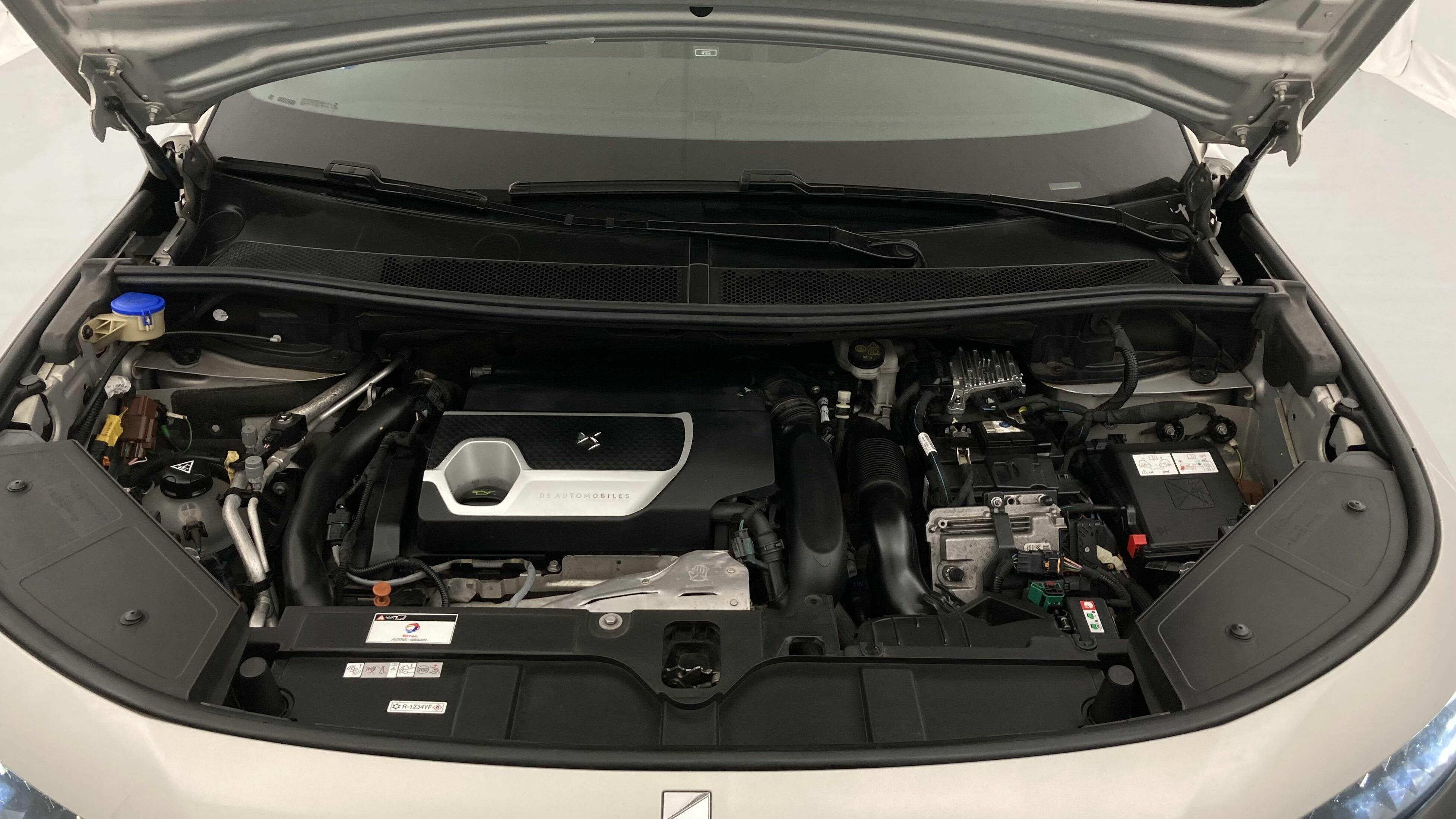 ds ds7 crossback performance line + E-TENSE 300 CA 2022 crystal pearl 24